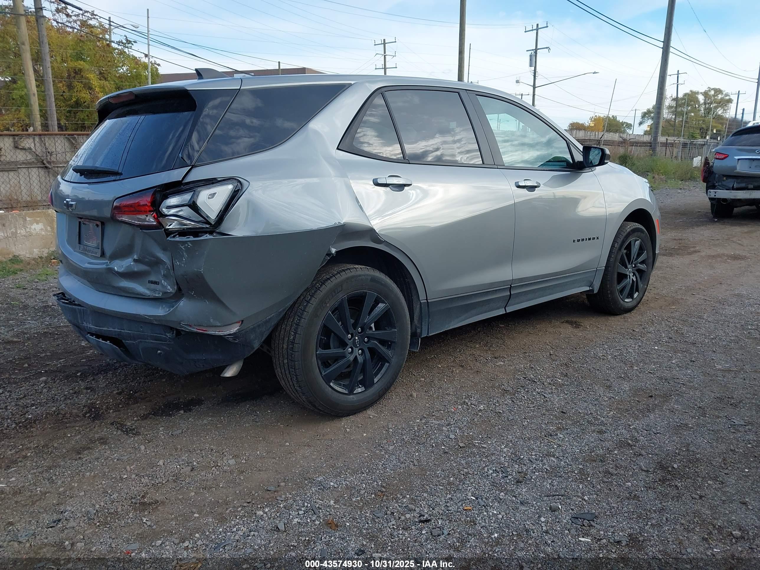 CHEVROLET EQUINOX image 4