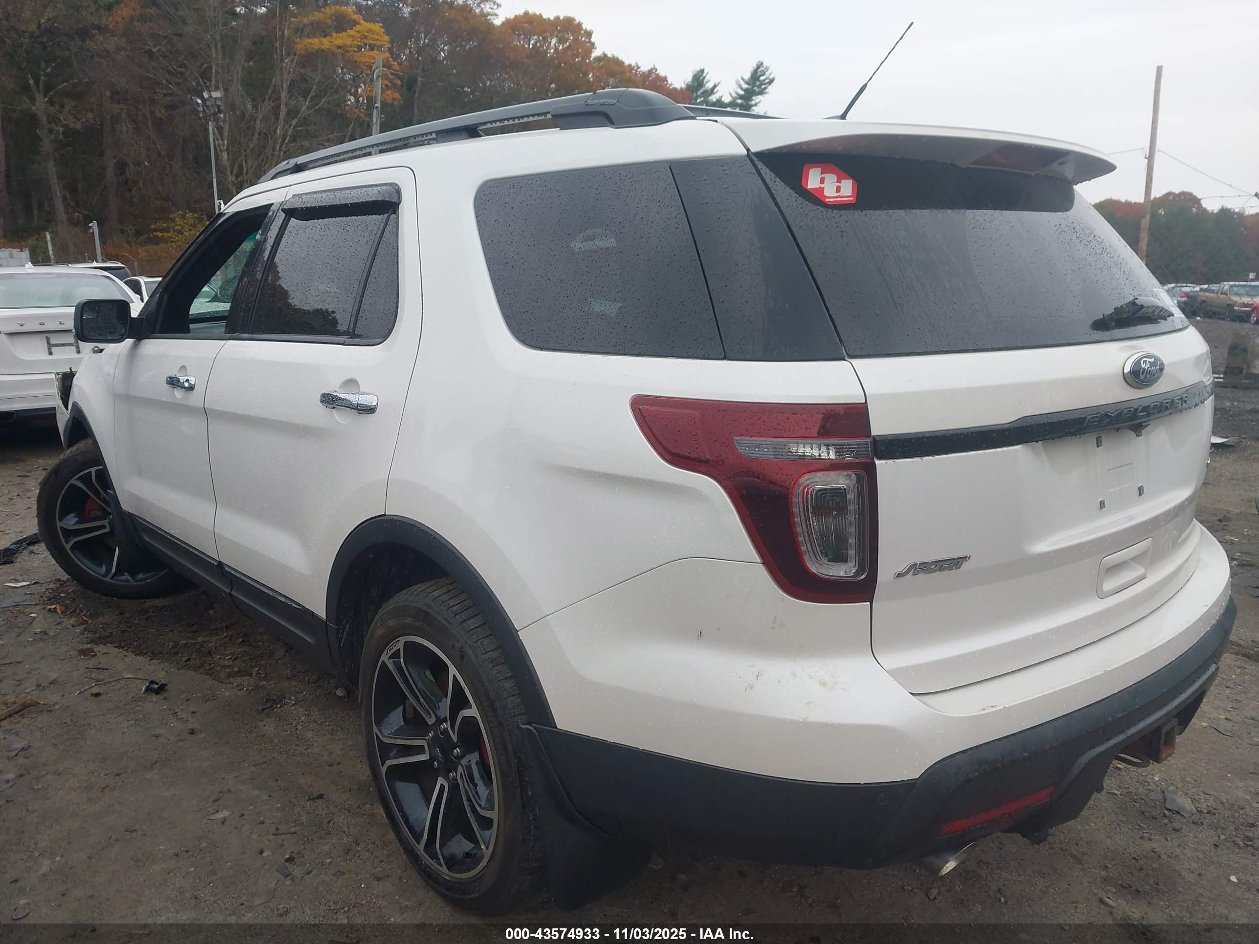 FORD EXPLORER image 3