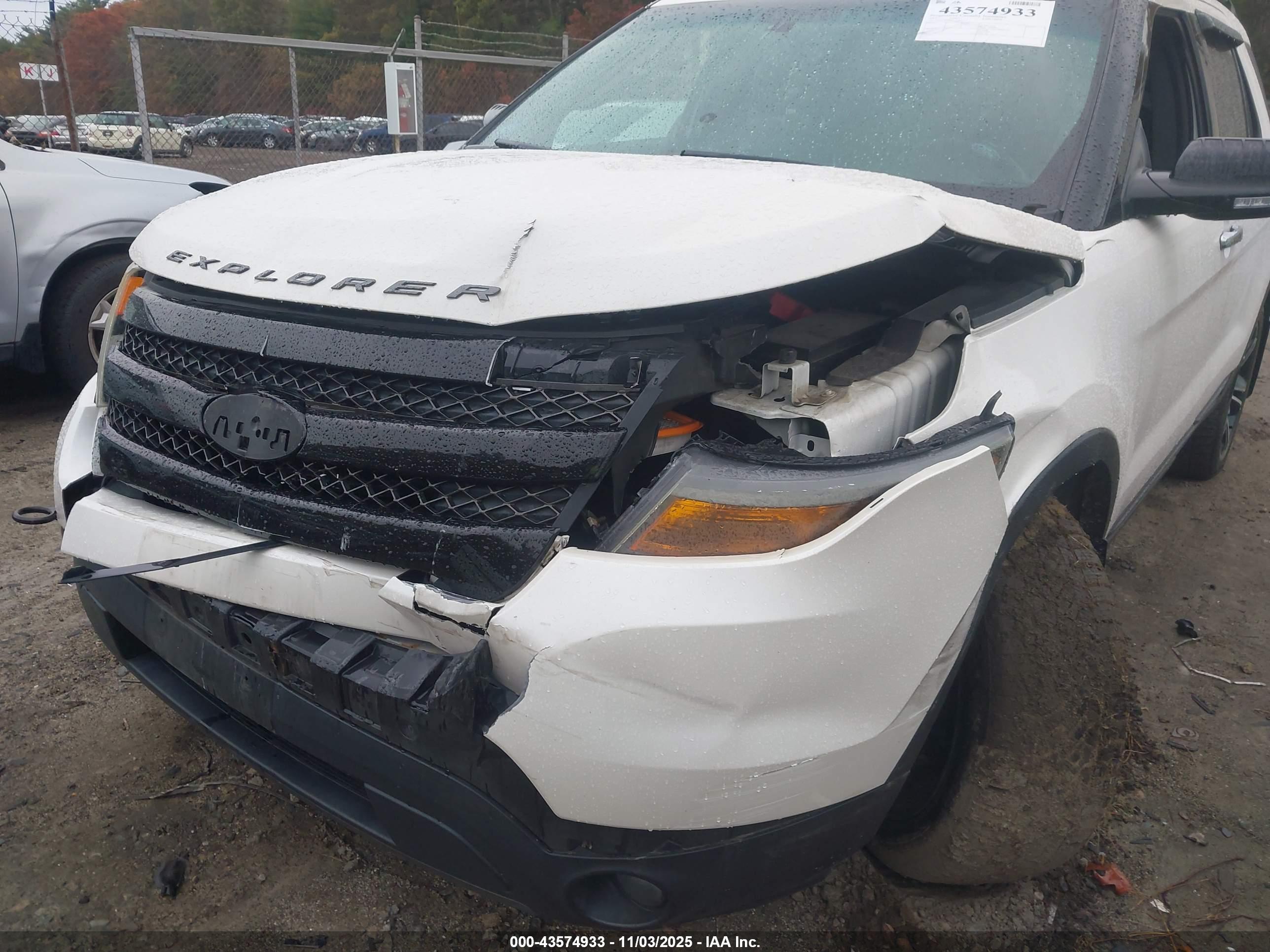 FORD EXPLORER image 6