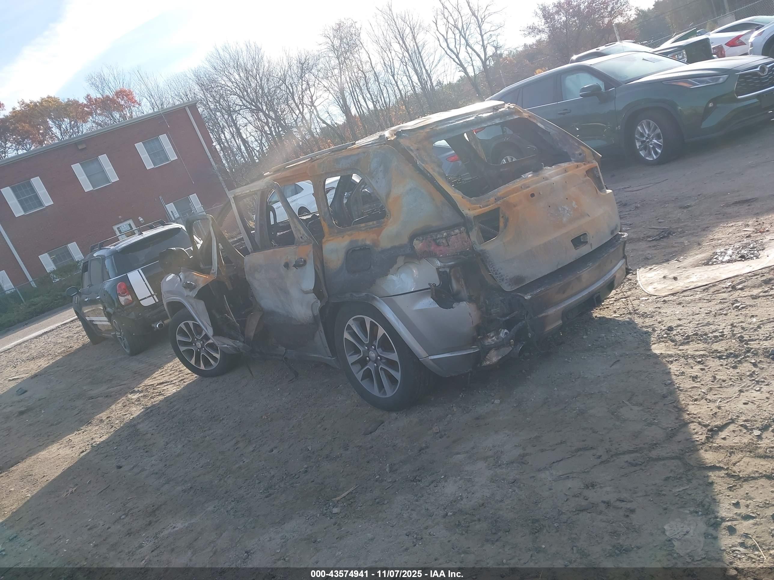 JEEP GRAND image 3