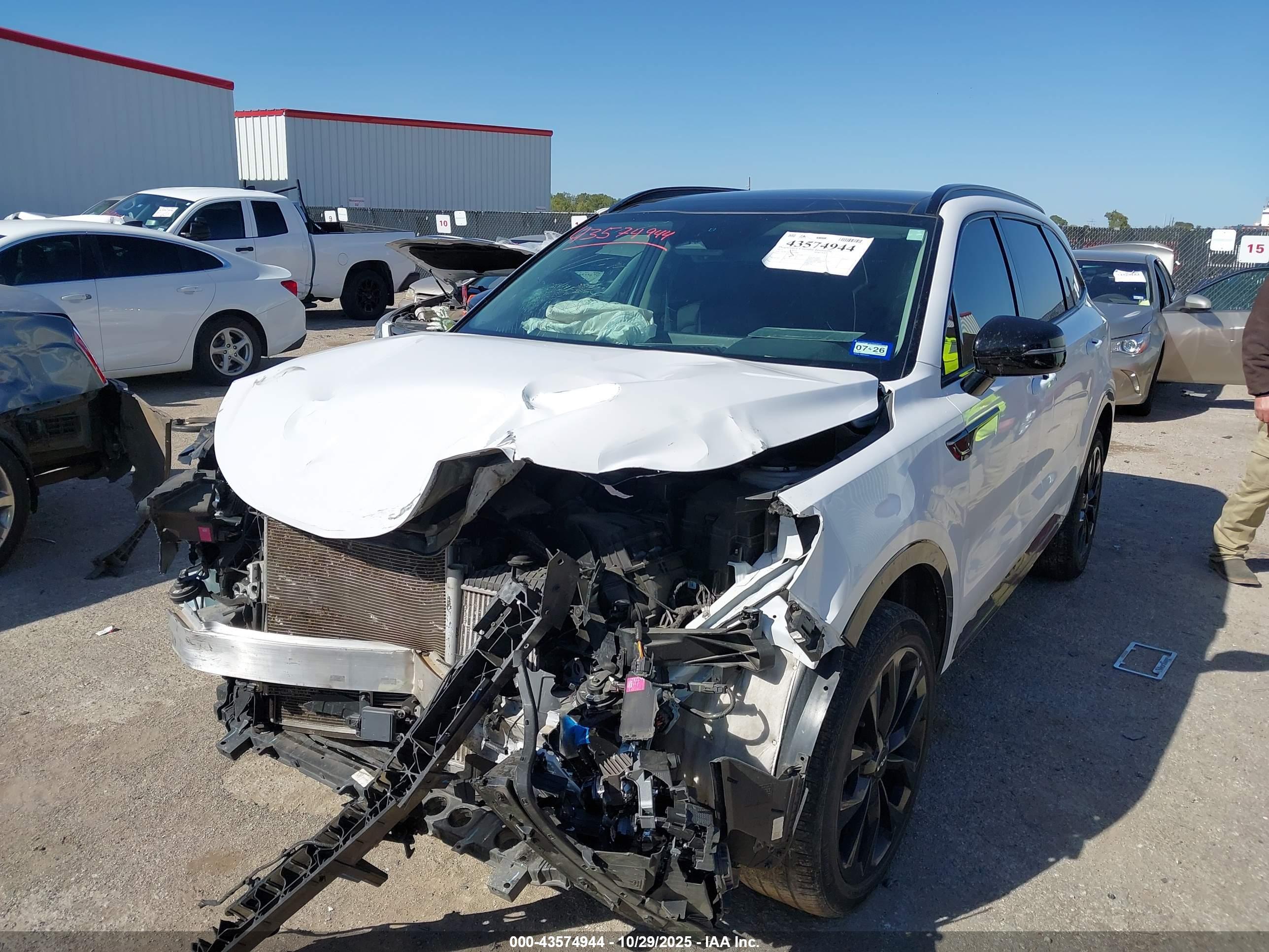 KIA SORENTO image 2