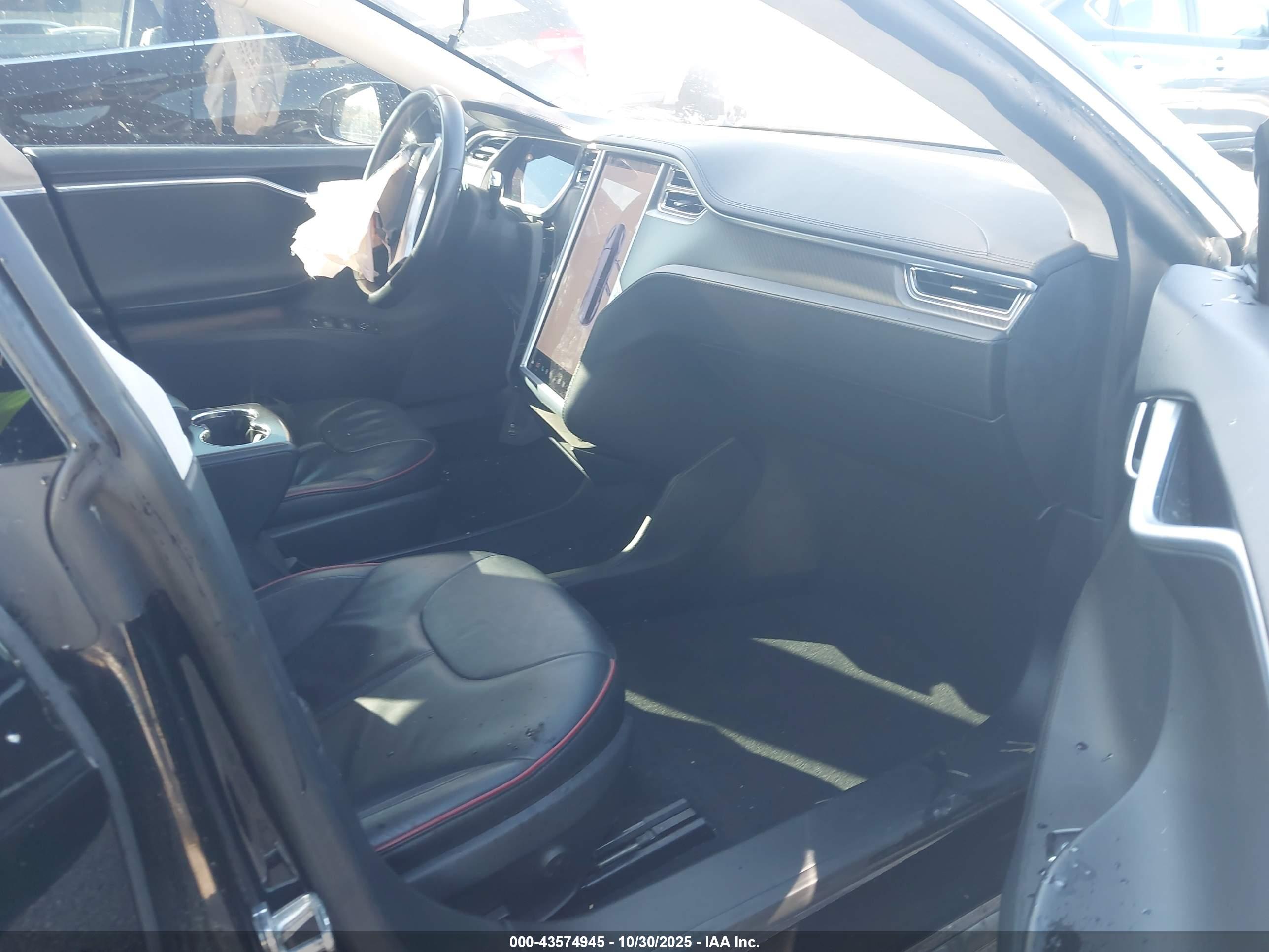 TESLA MODEL image 5