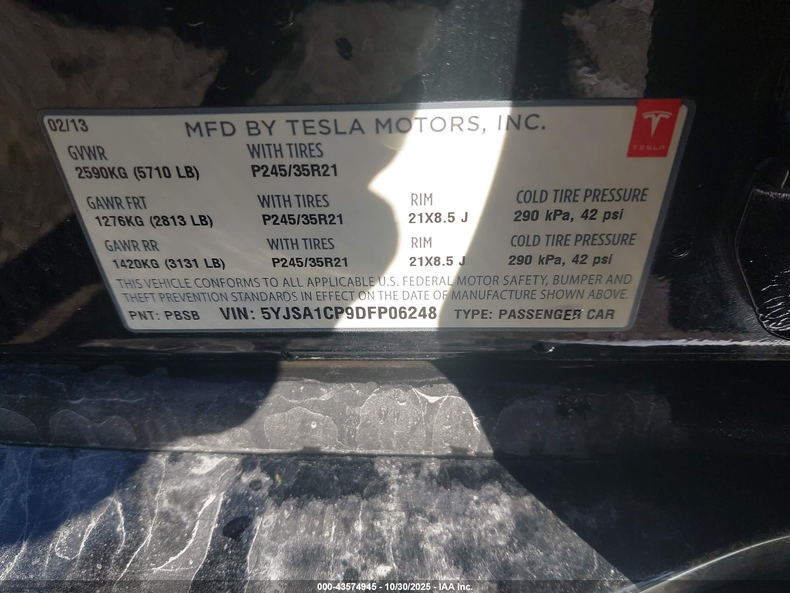 TESLA MODEL image 9