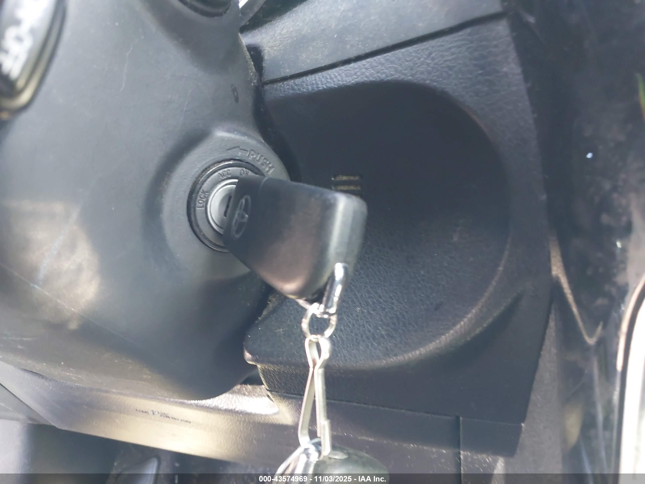 TOYOTA COROLLA image 11