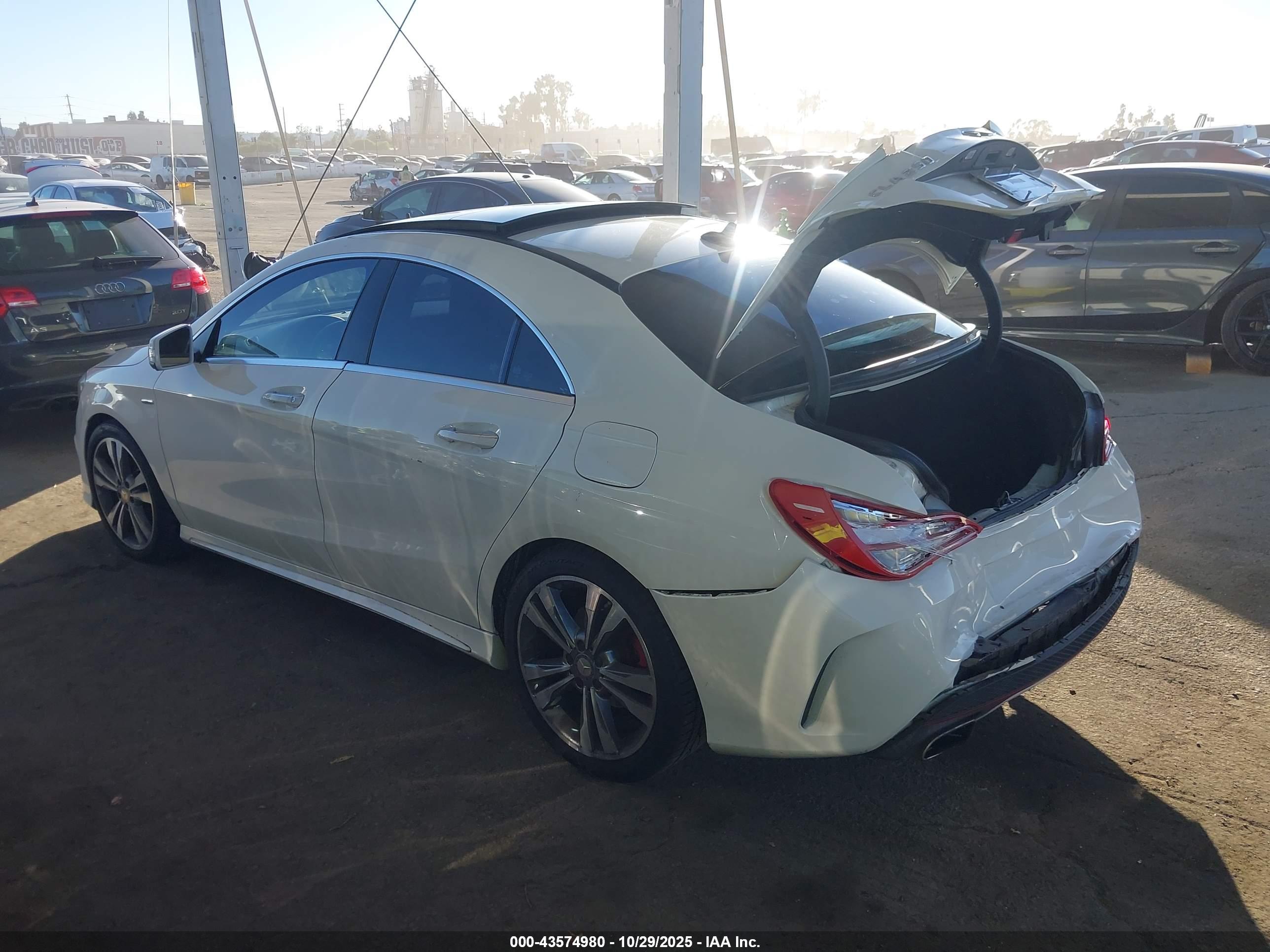 MERCEDES-BENZ CLA image 3