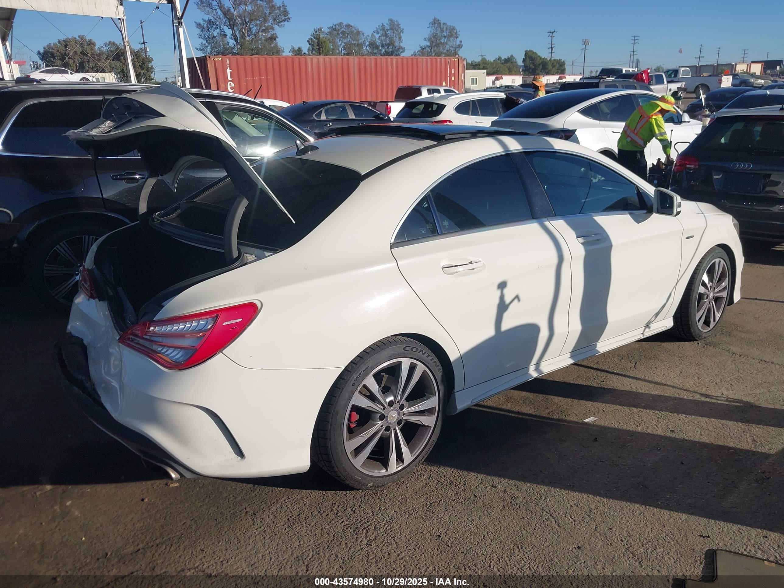 MERCEDES-BENZ CLA image 4