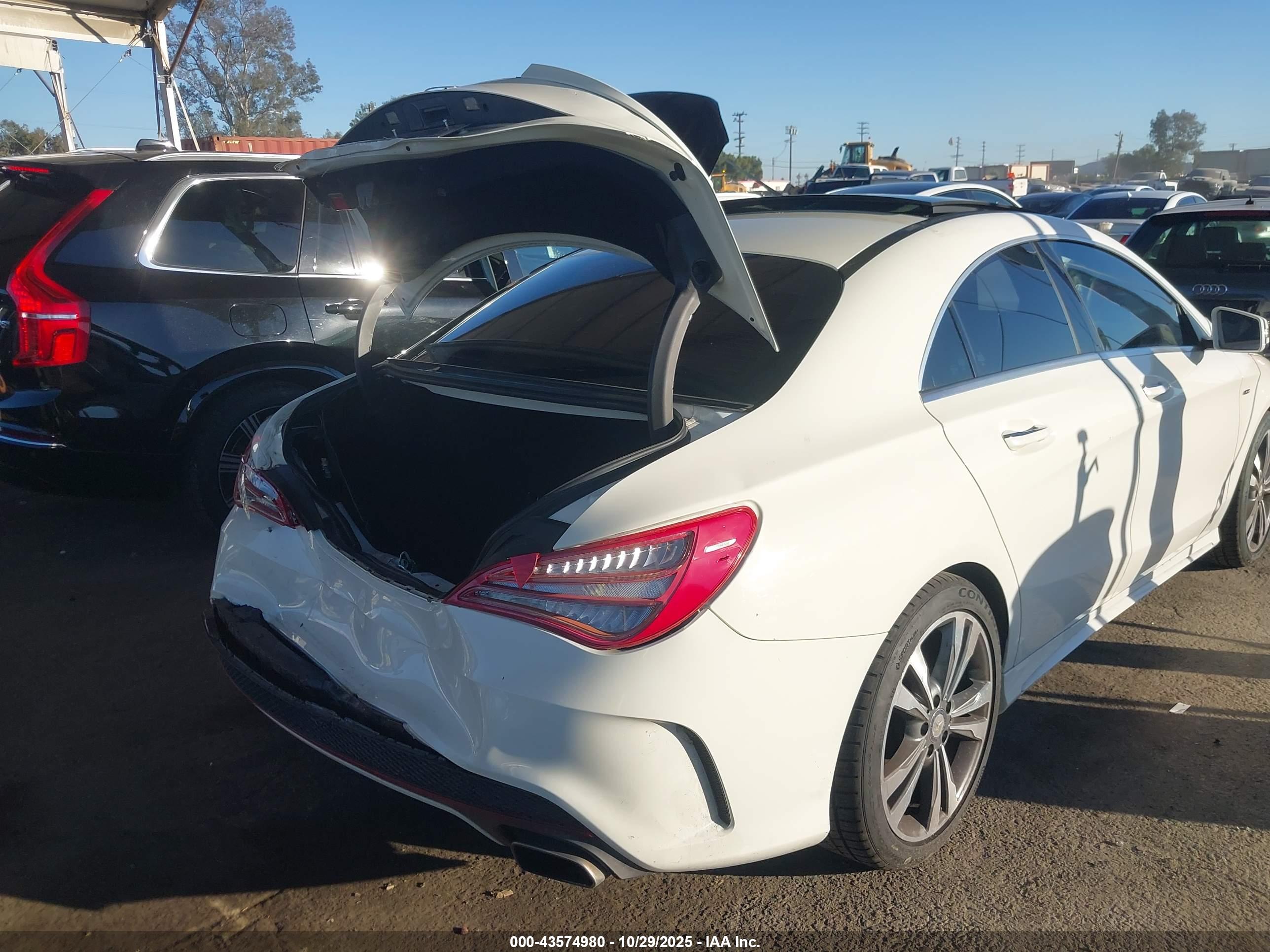MERCEDES-BENZ CLA image 6