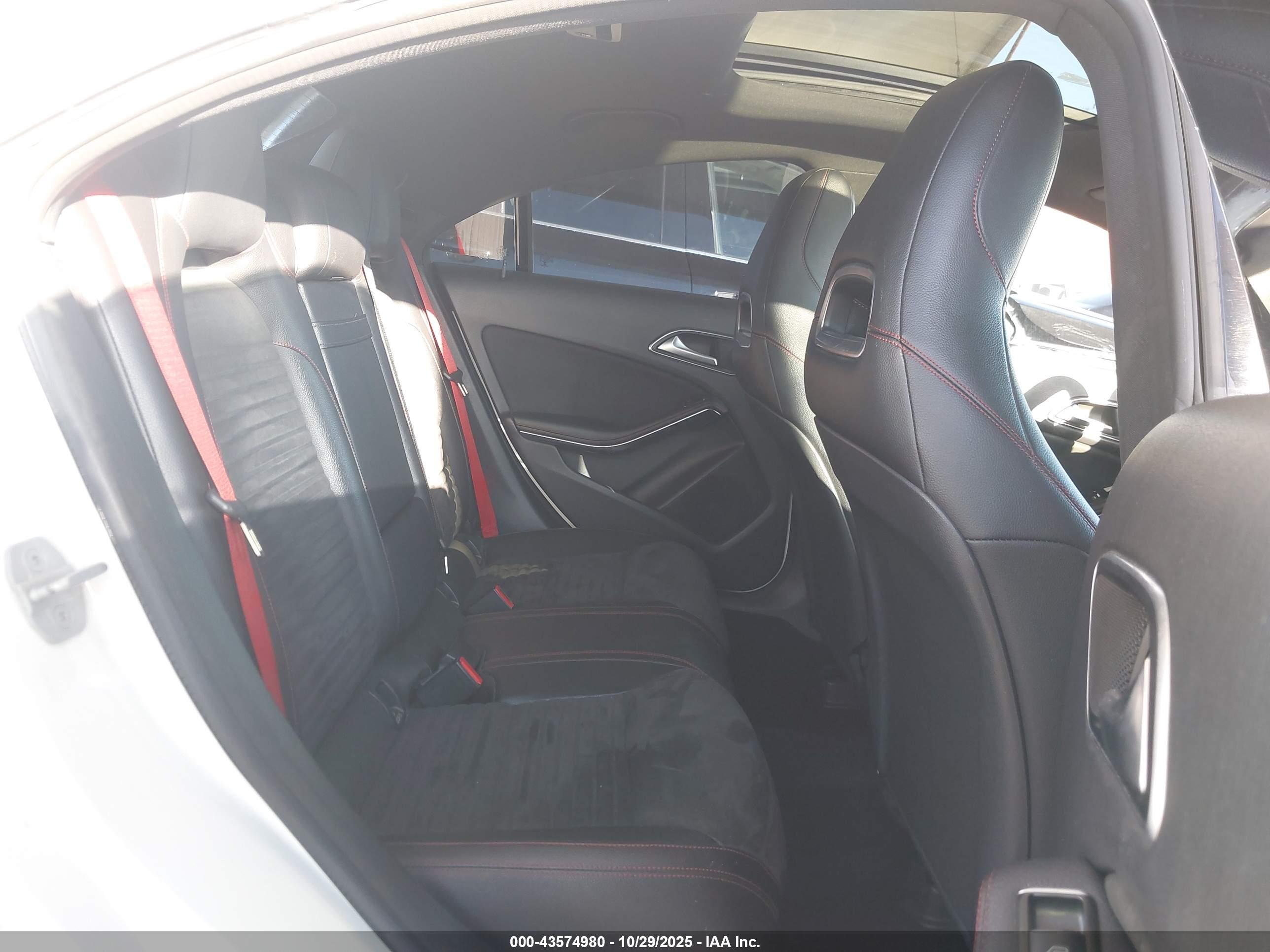 MERCEDES-BENZ CLA image 8
