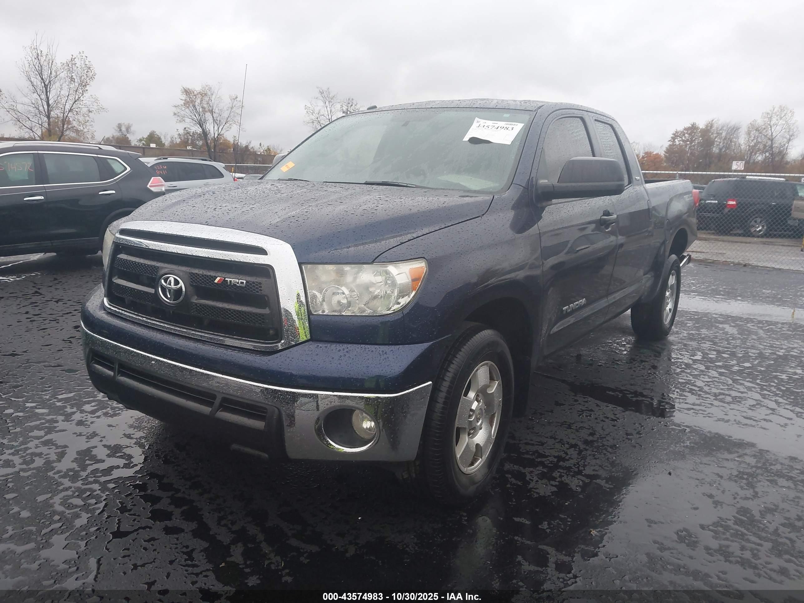 TOYOTA TUNDRA image 2
