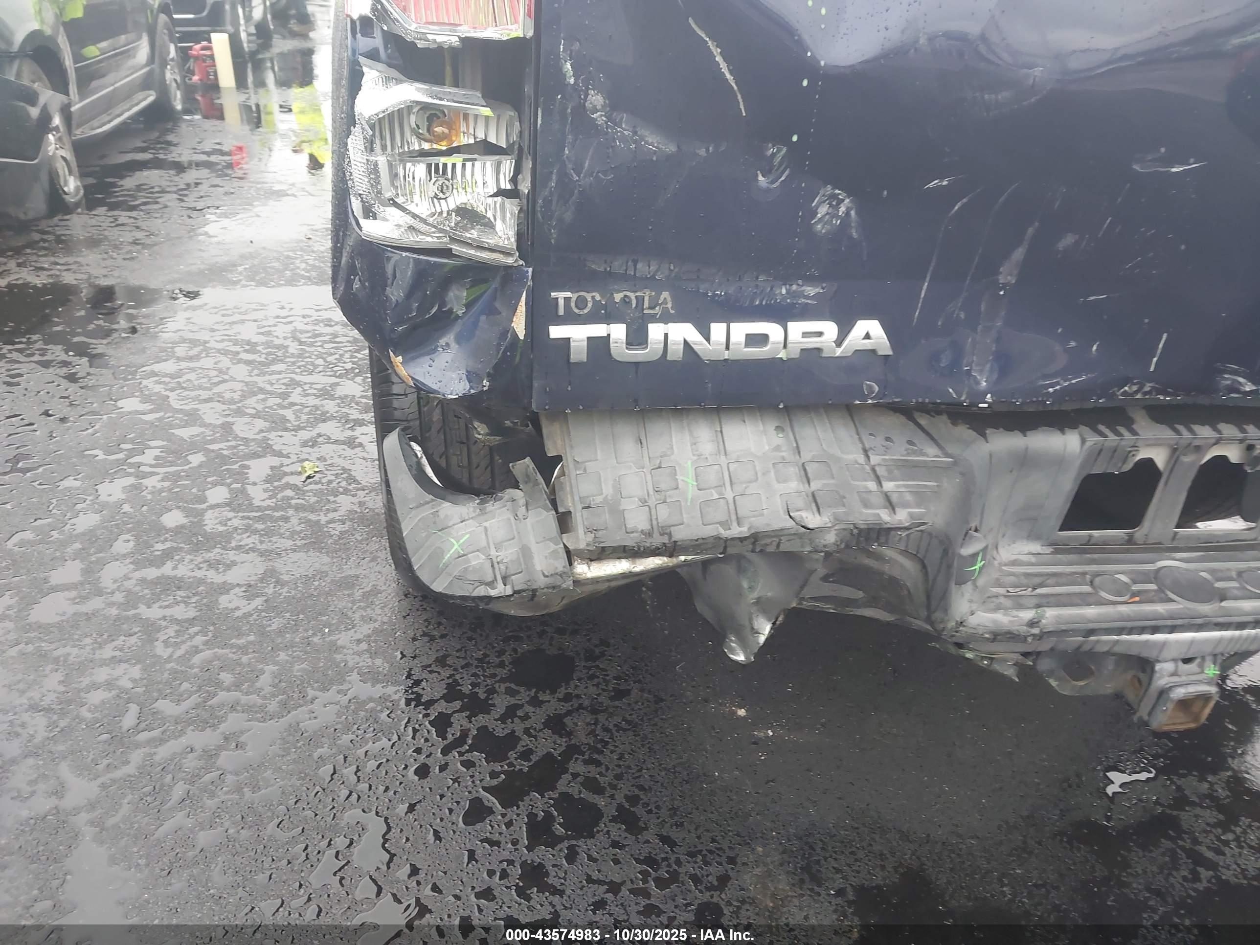 TOYOTA TUNDRA image 6