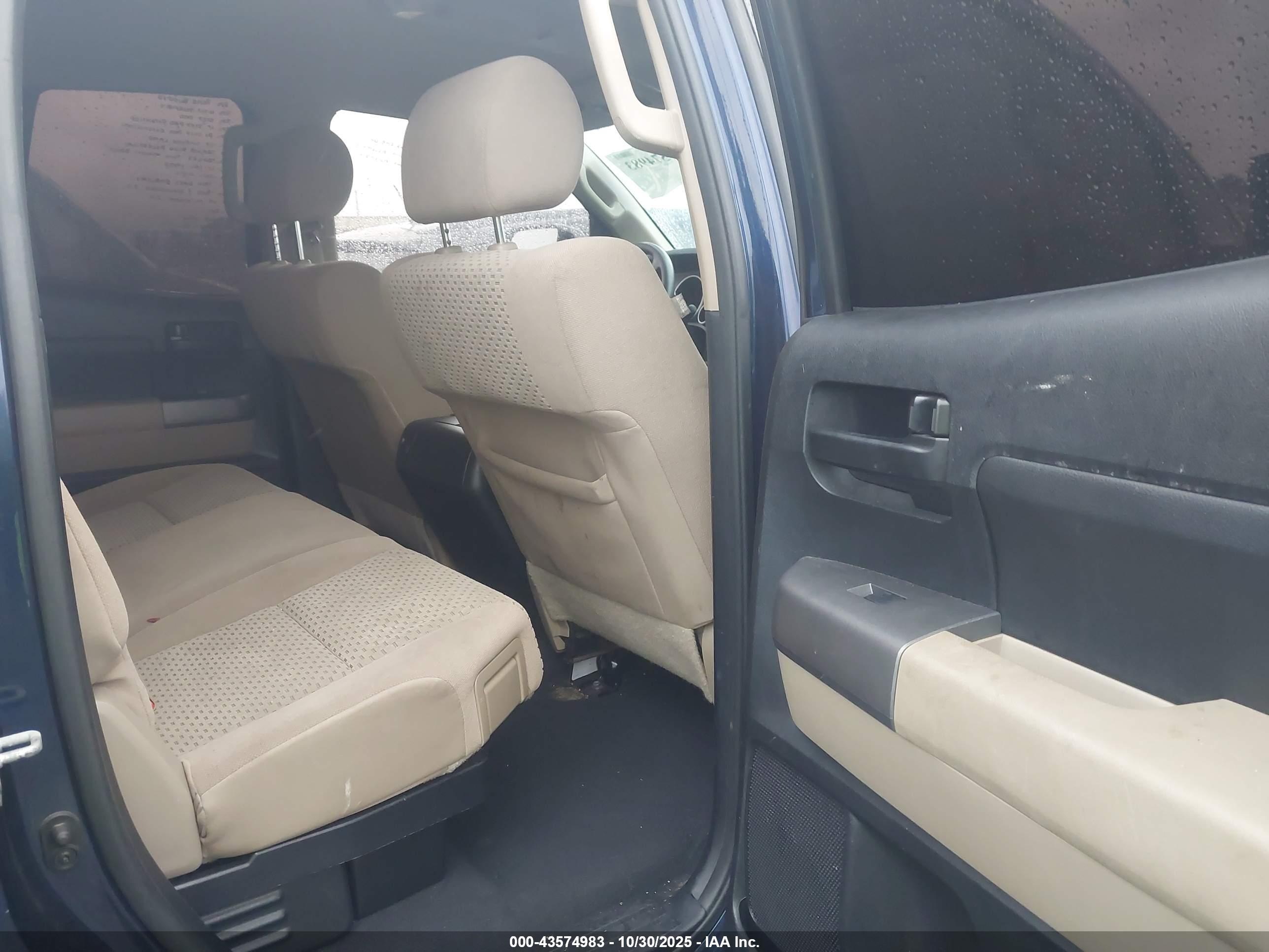 TOYOTA TUNDRA image 8