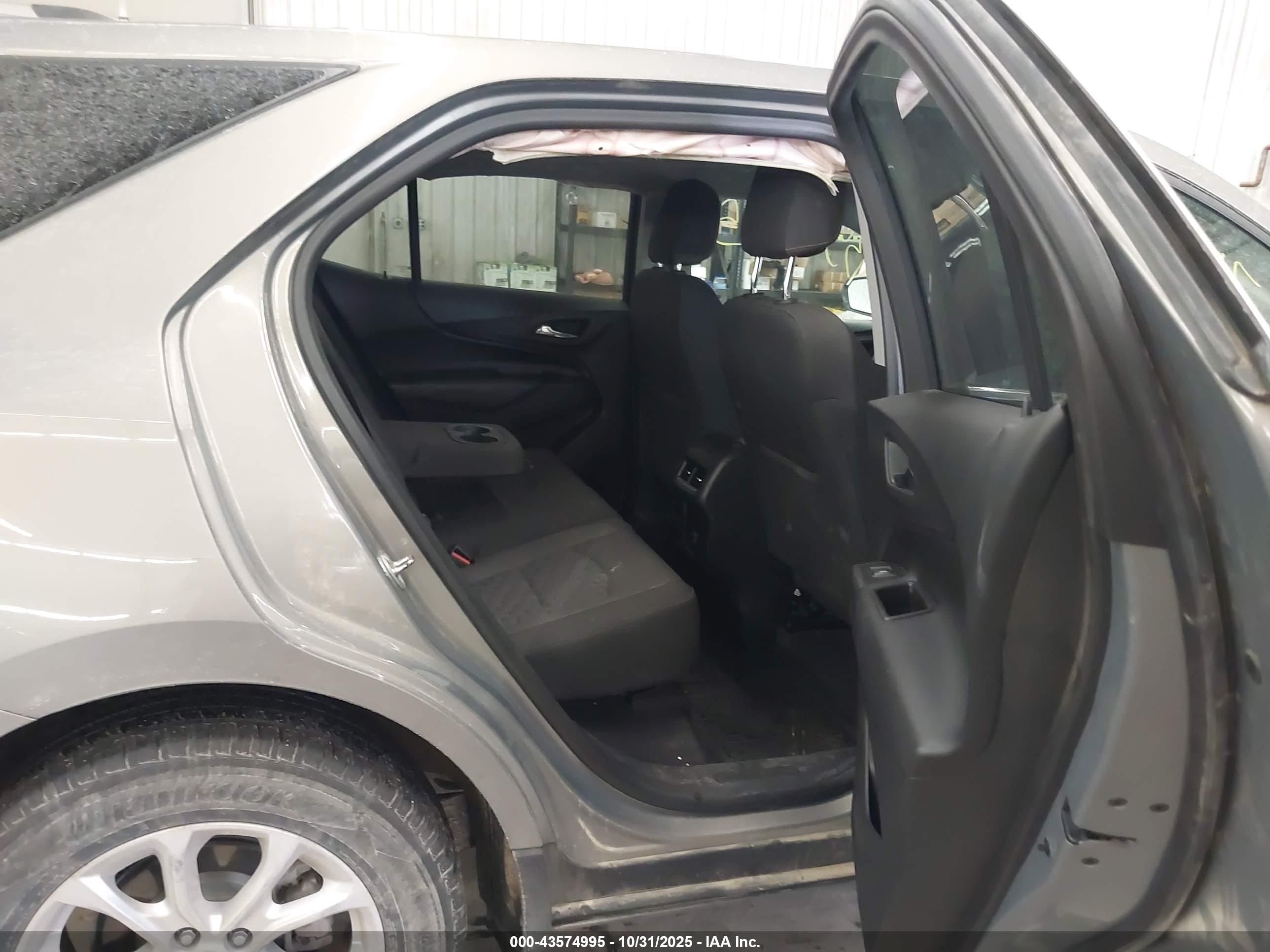 CHEVROLET EQUINOX image 8