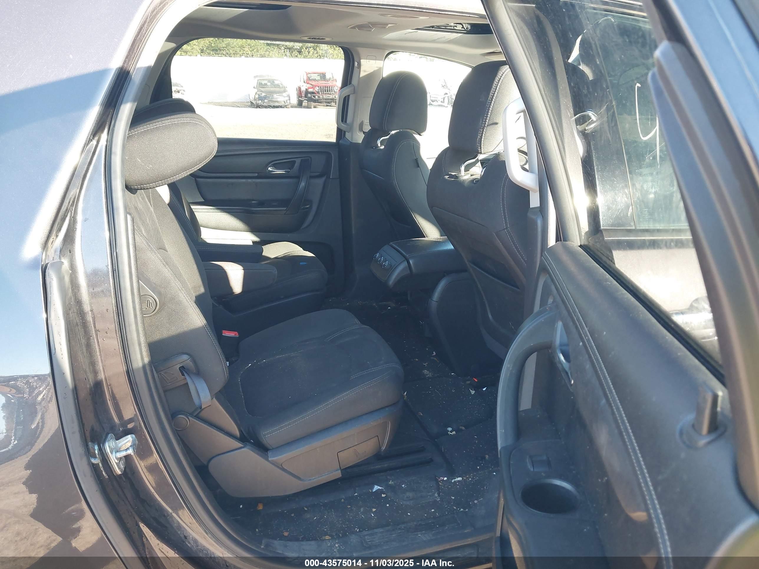 GMC ACADIA image 8