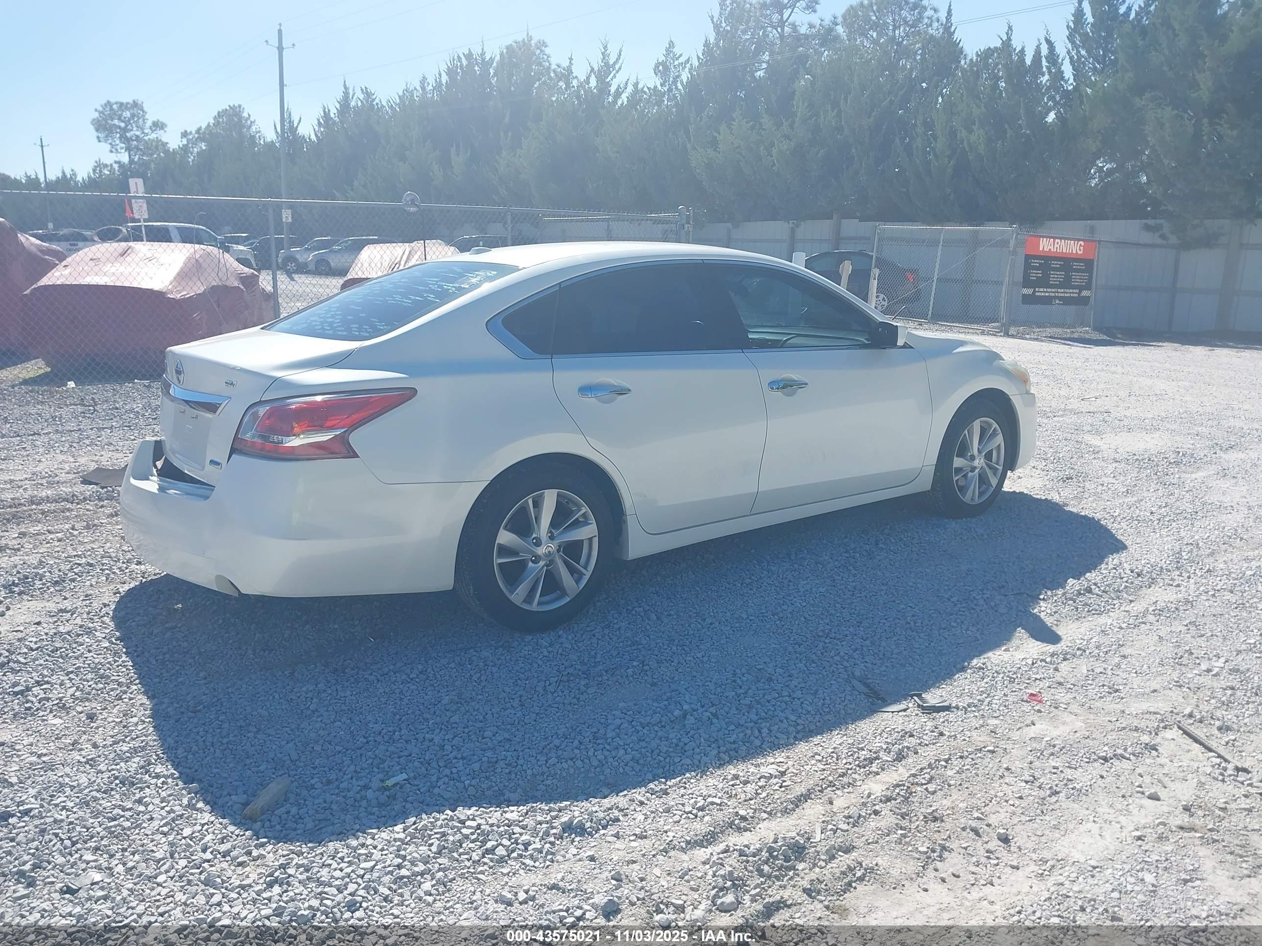 NISSAN ALTIMA image 4