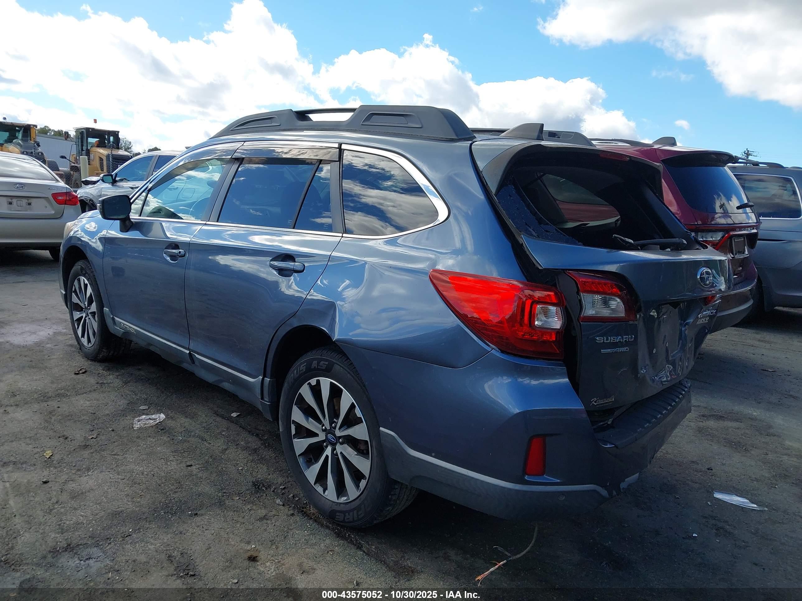 SUBARU OUTBACK image 3