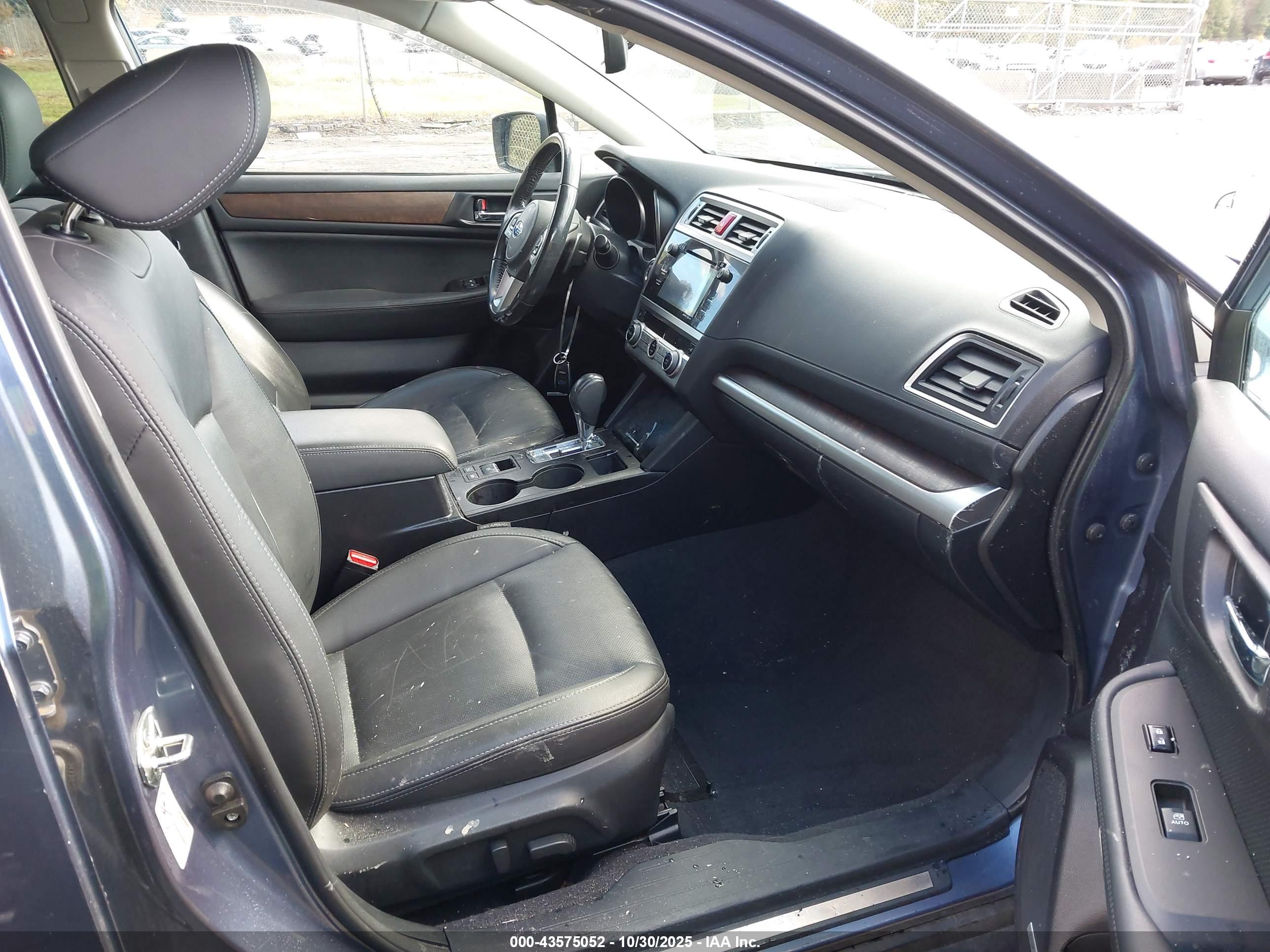SUBARU OUTBACK image 5
