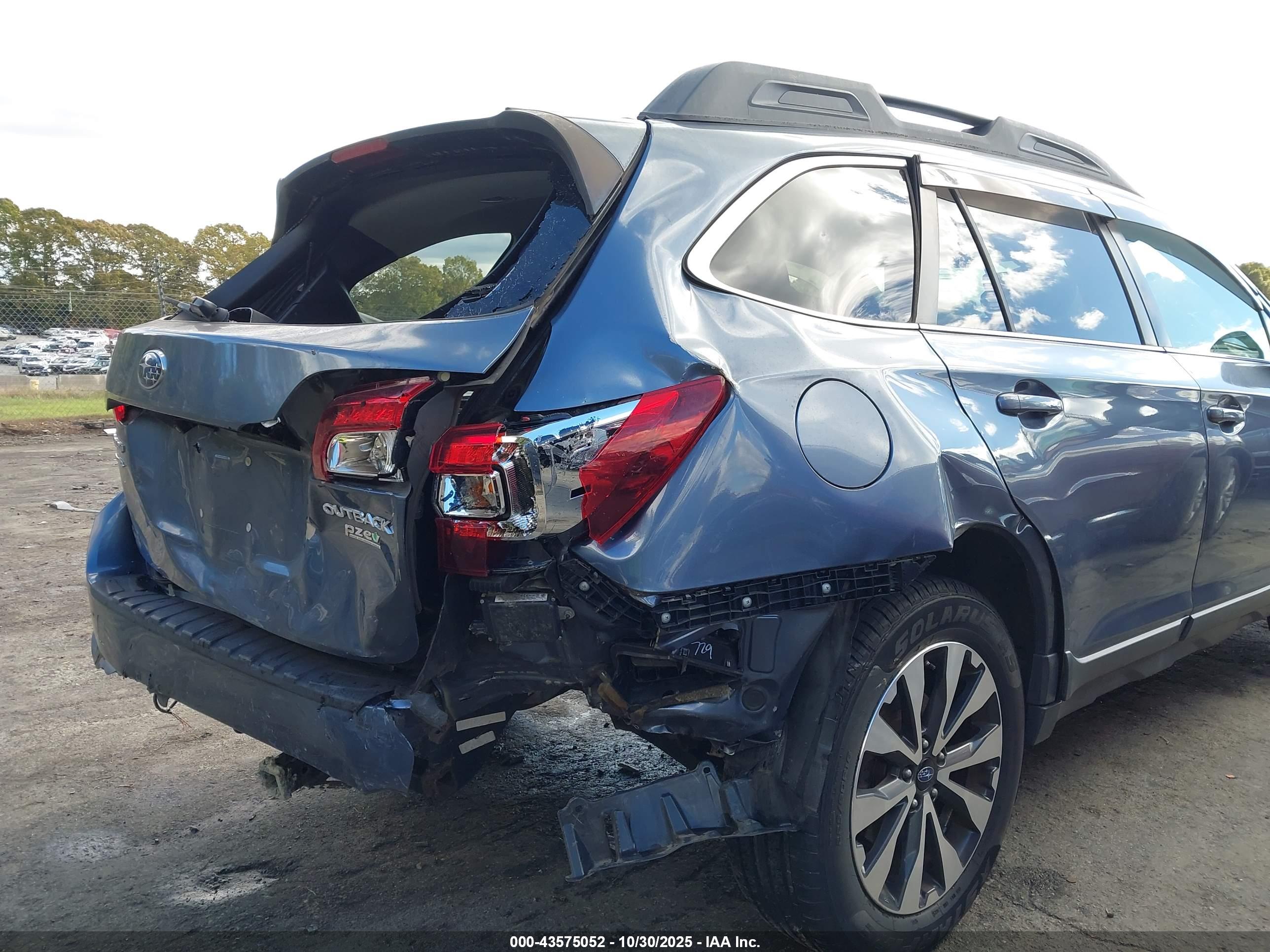 SUBARU OUTBACK image 6