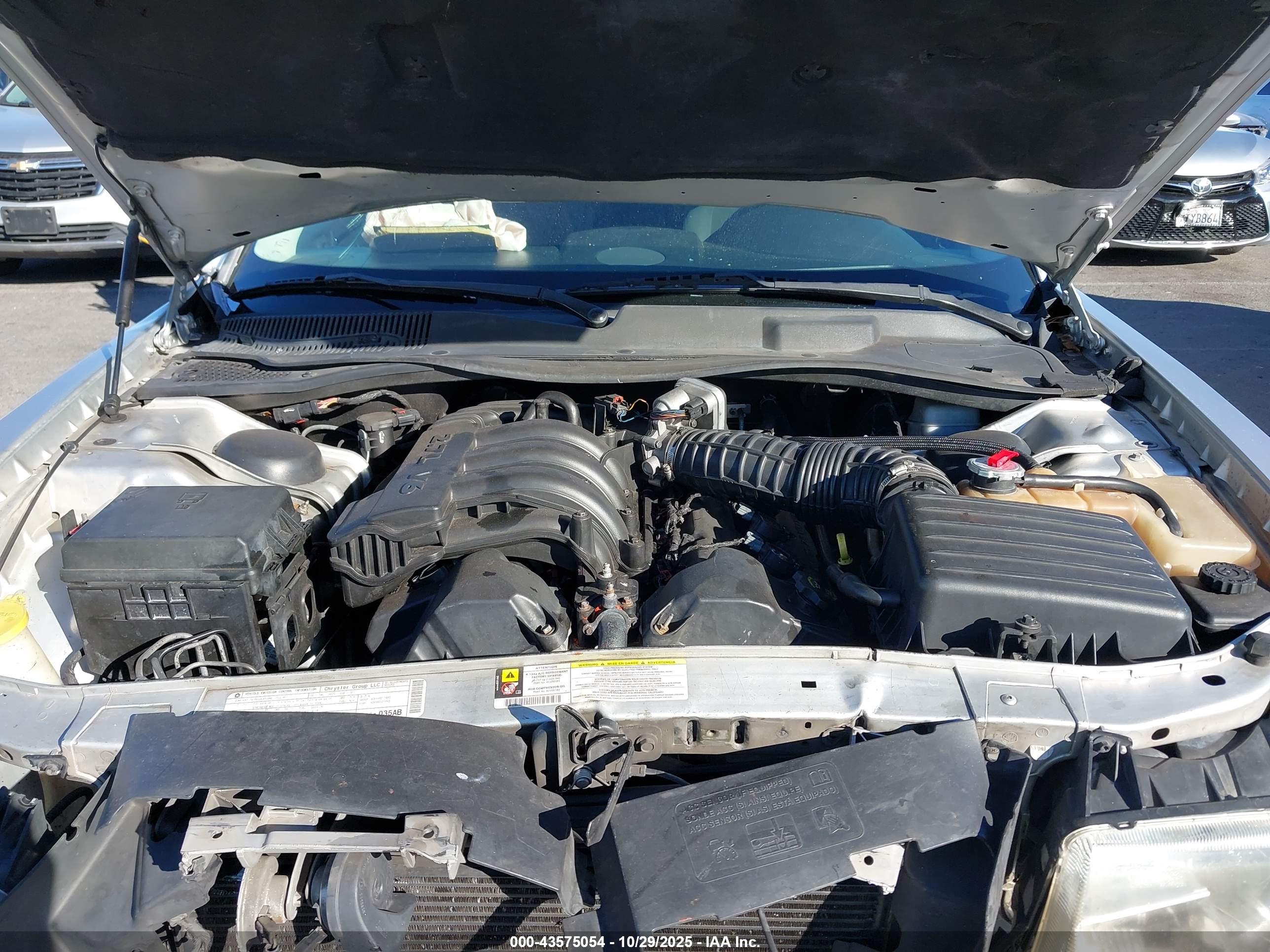 CHRYSLER 300 image 10