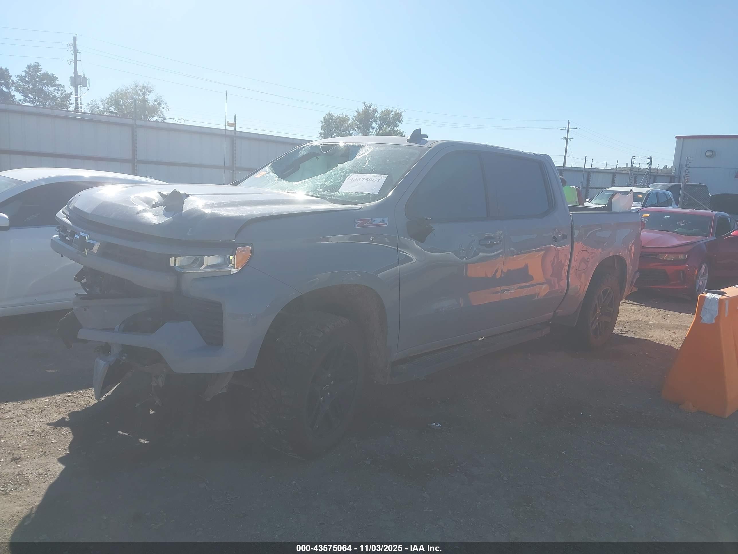 CHEVROLET SILVERADO image 2