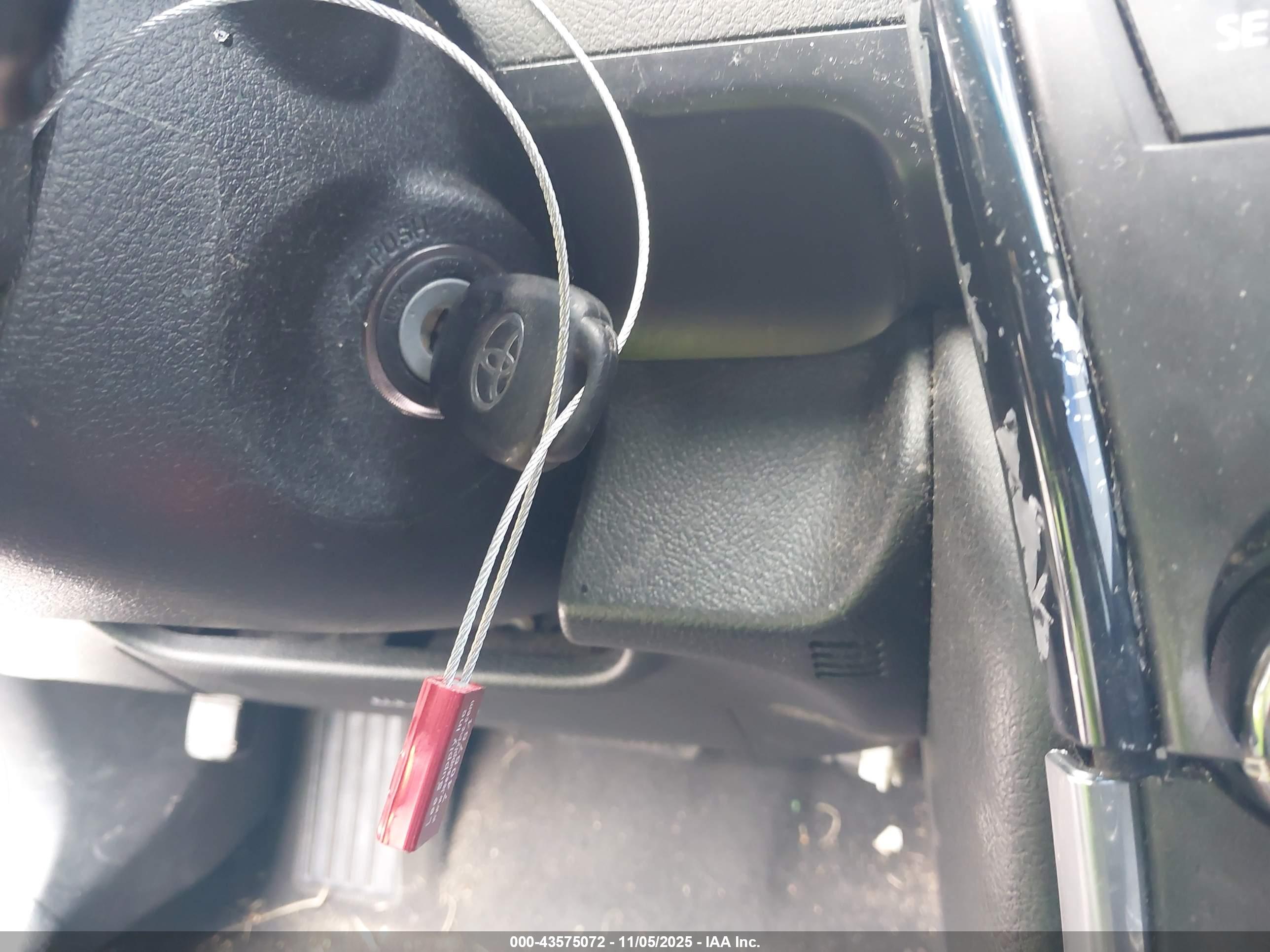 TOYOTA CAMRY image 11