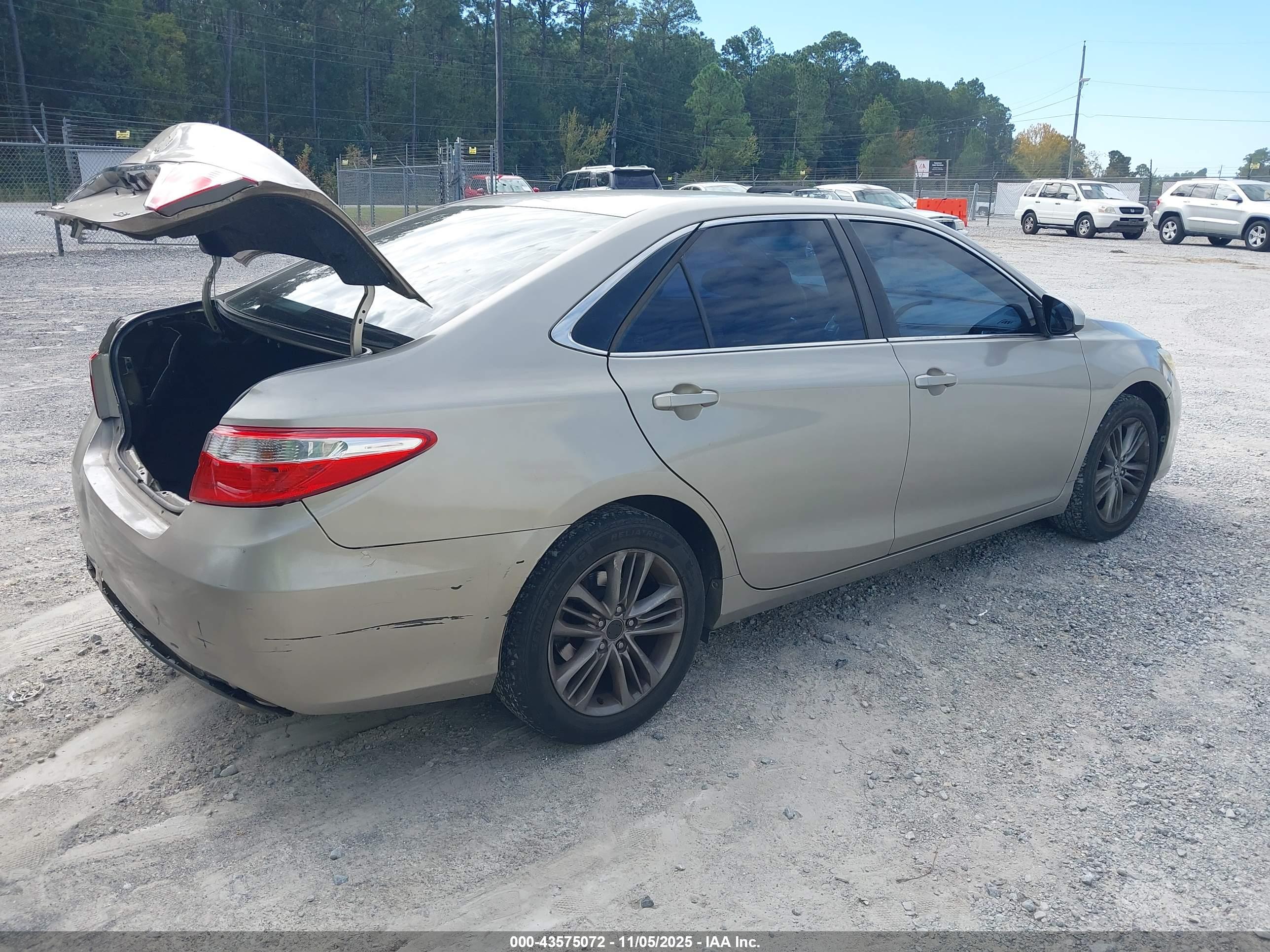 TOYOTA CAMRY image 4