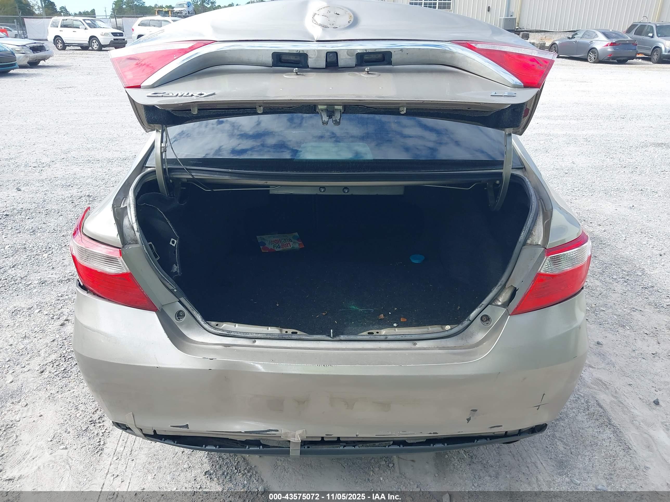 TOYOTA CAMRY image 6