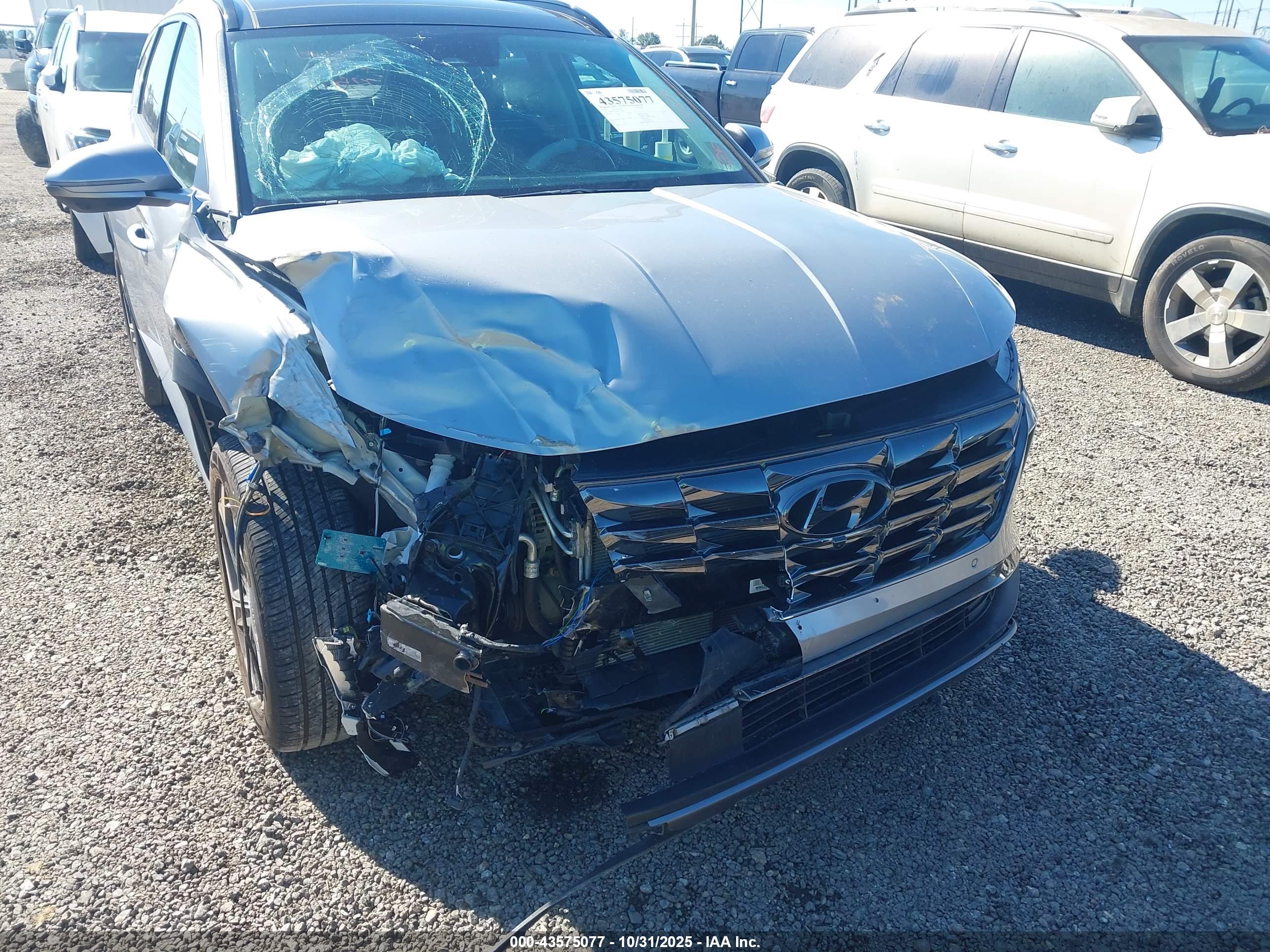 HYUNDAI TUCSON image 6