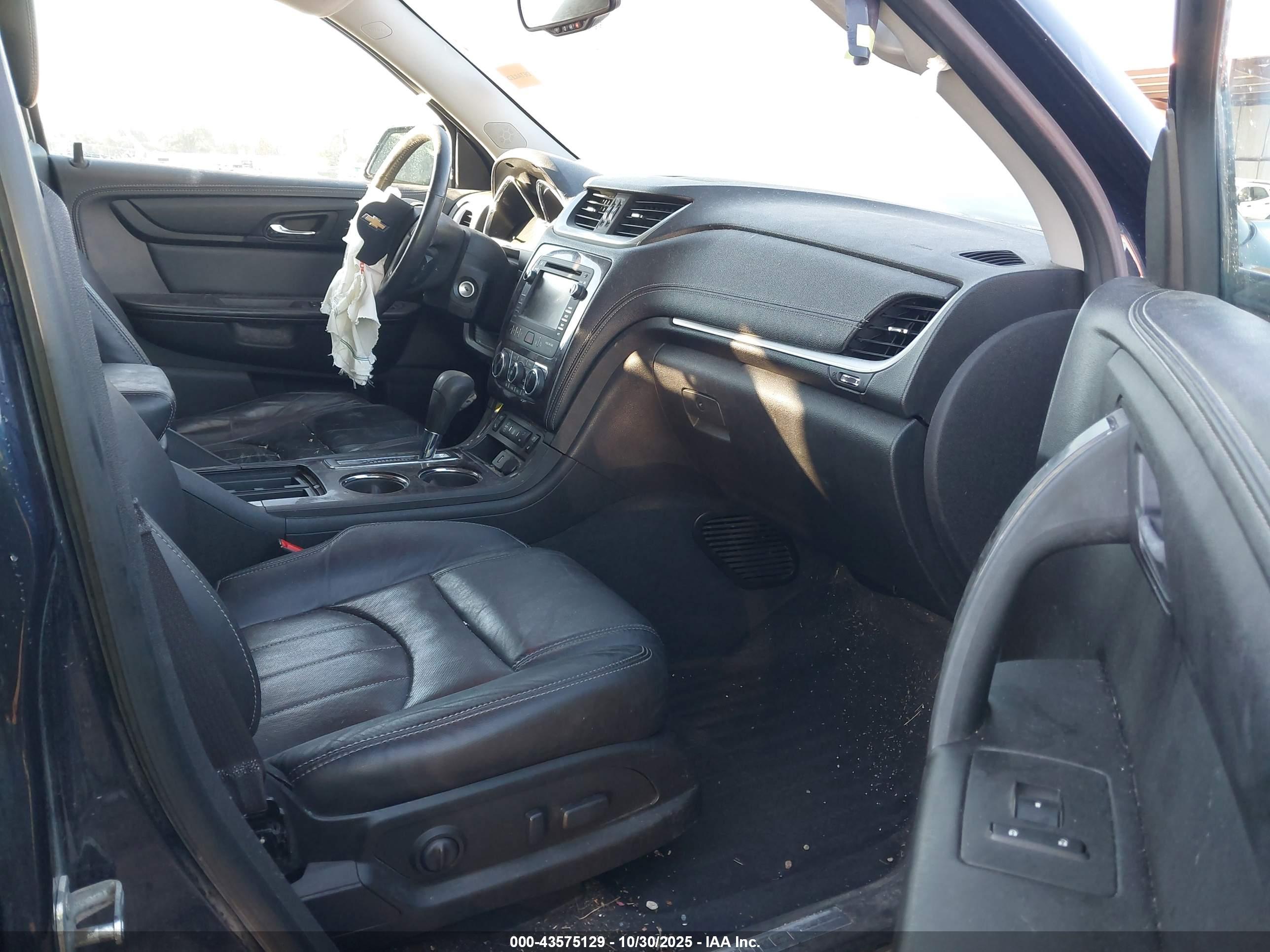 CHEVROLET TRAVERSE image 5