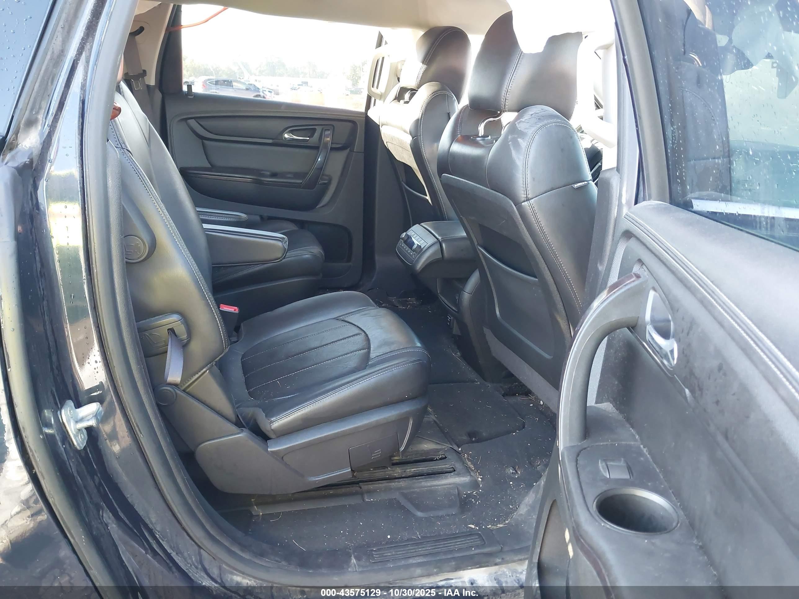 CHEVROLET TRAVERSE image 8