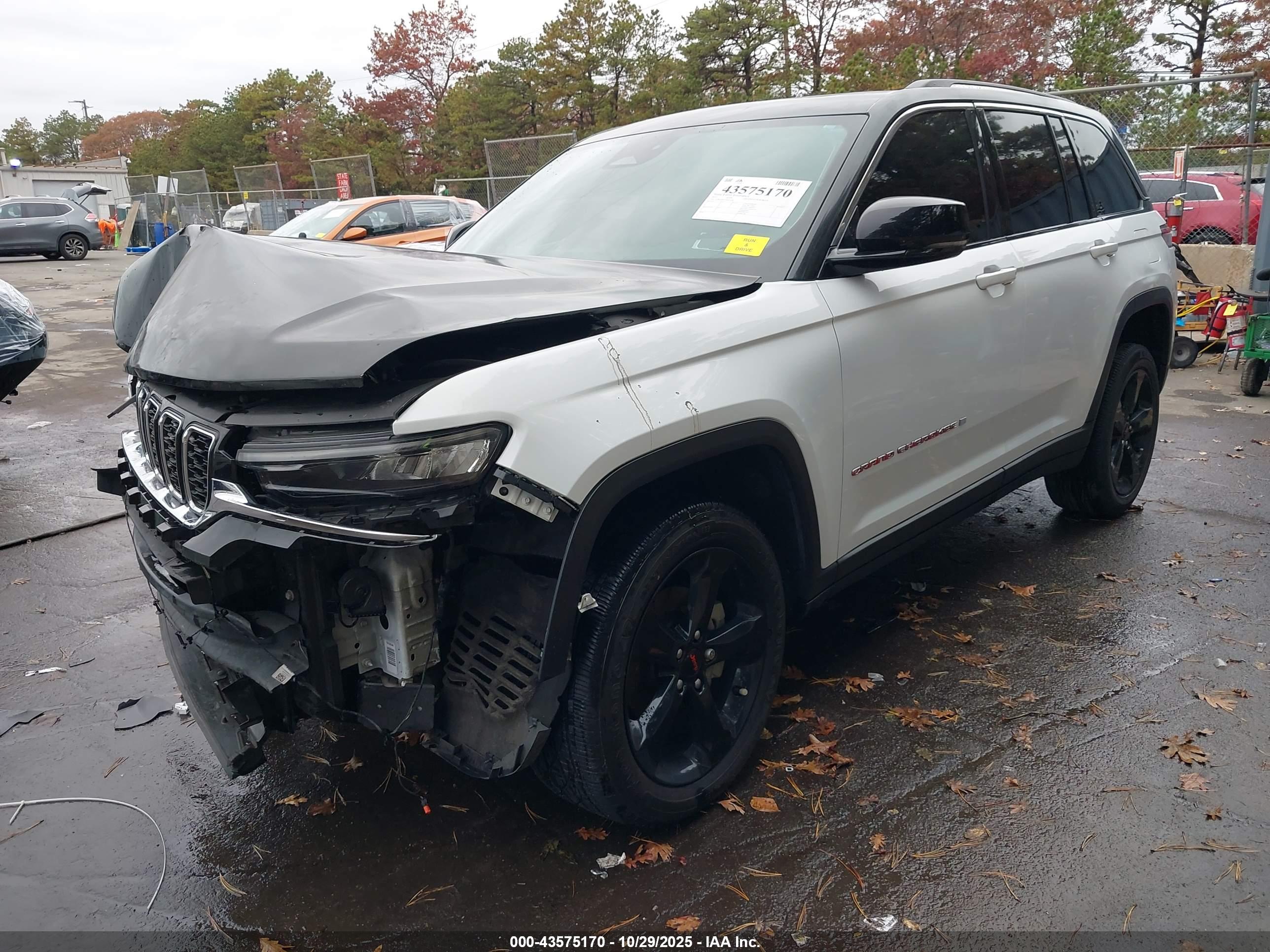 JEEP GRAND image 2
