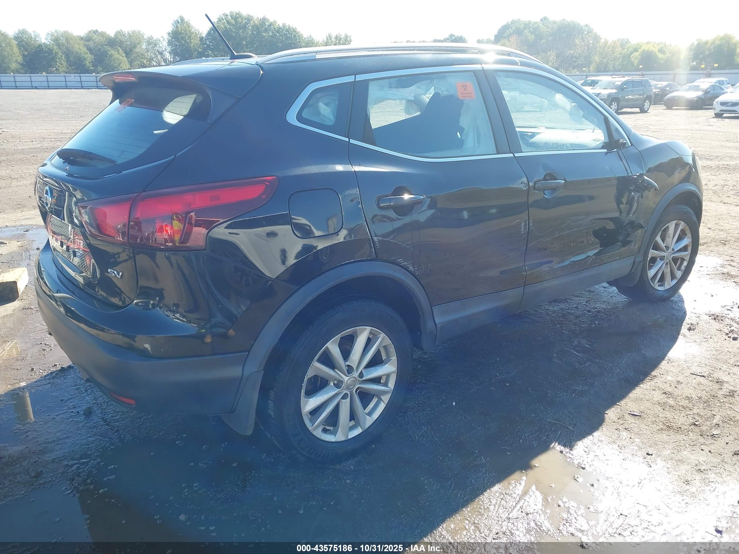 NISSAN ROGUE image 4