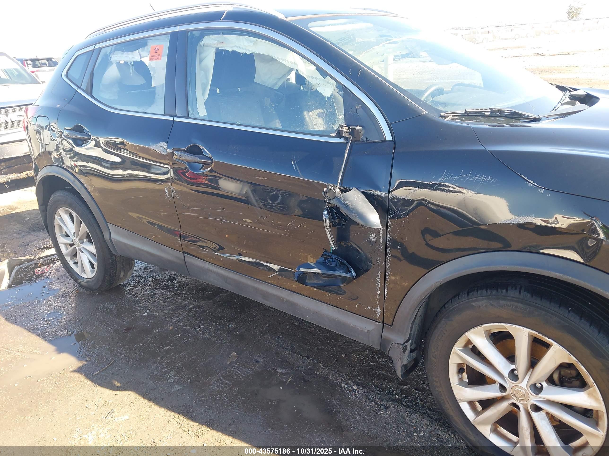 NISSAN ROGUE image 6