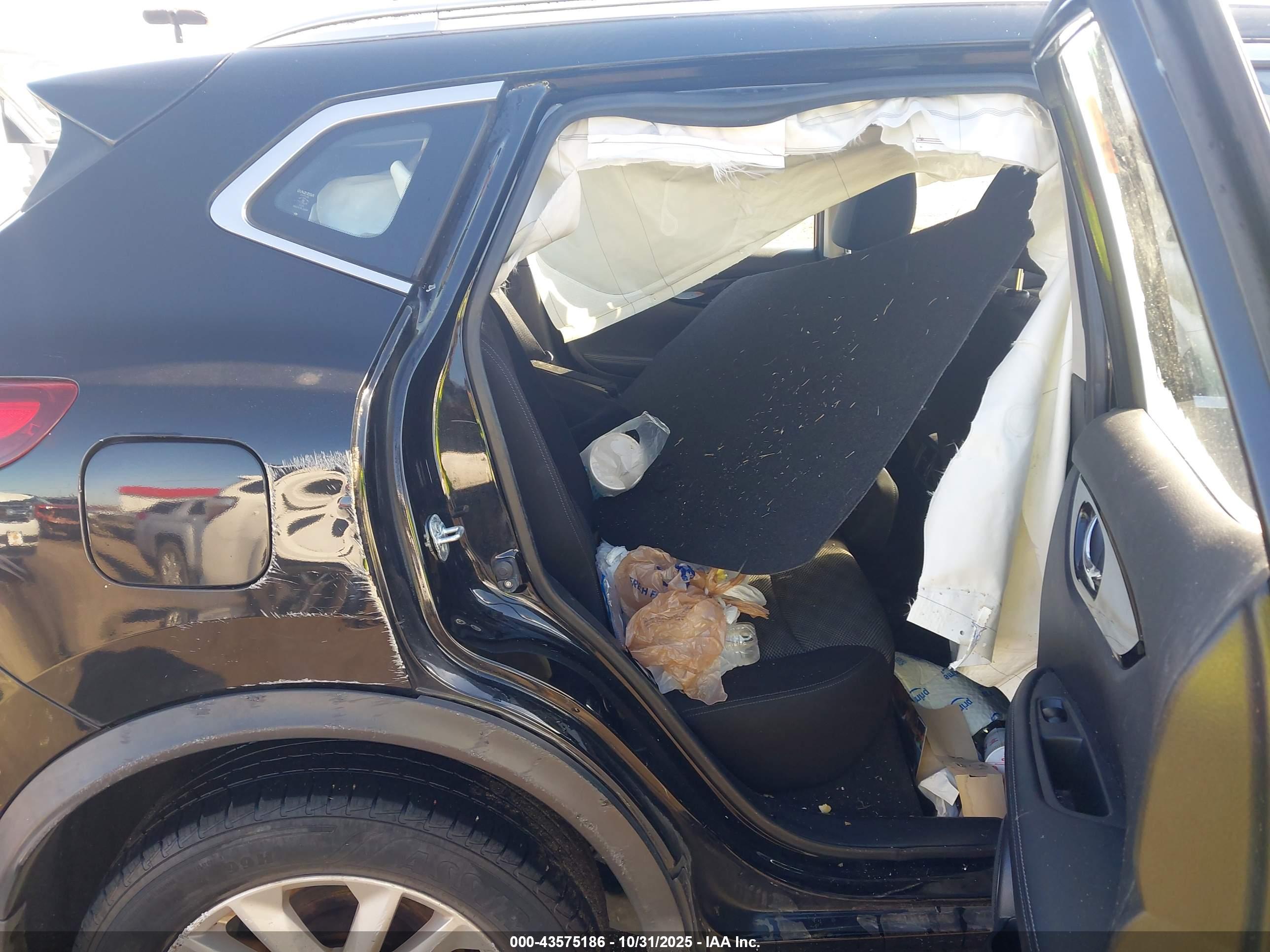 NISSAN ROGUE image 8