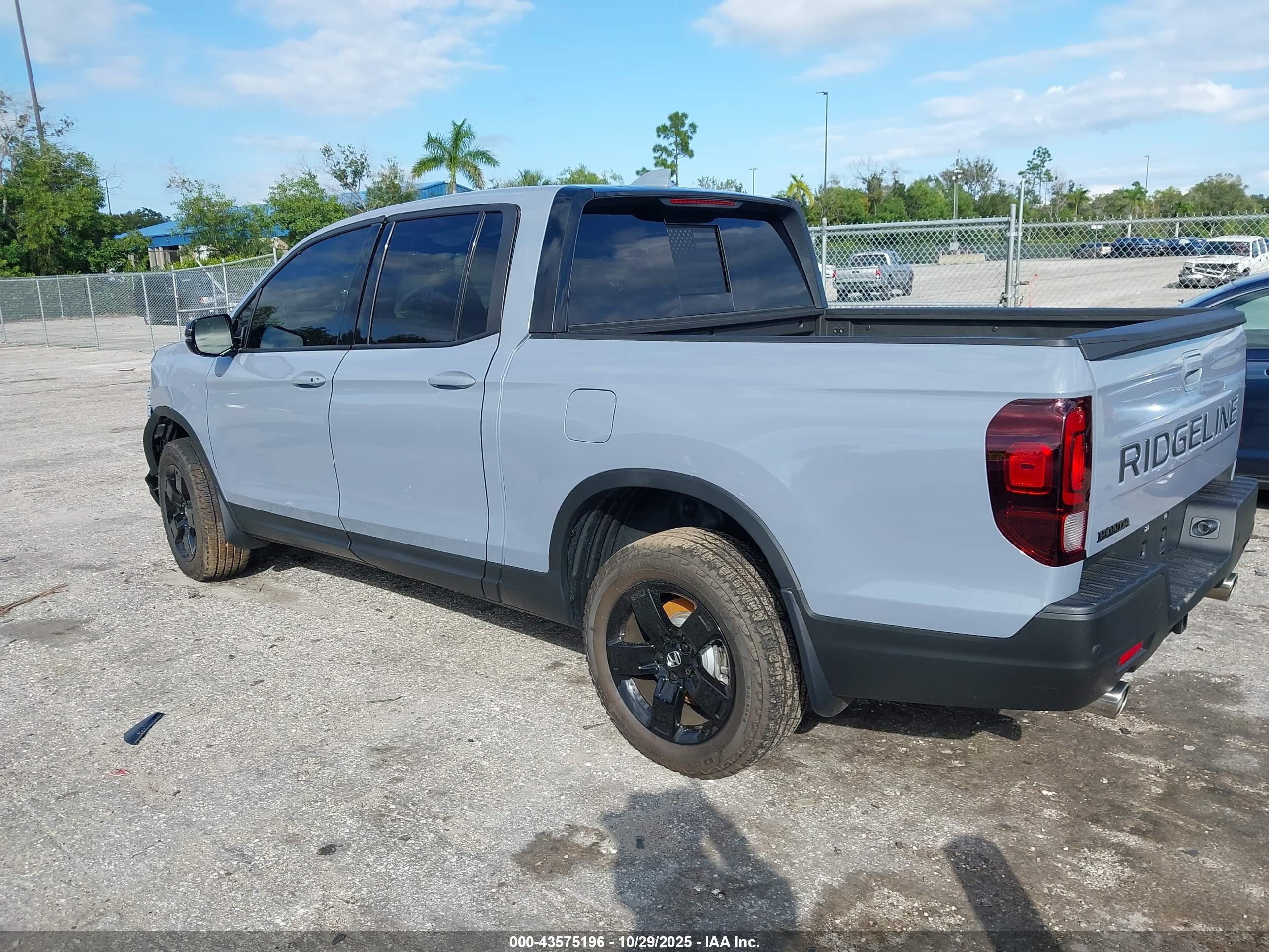 HONDA RIDGELINE image 3