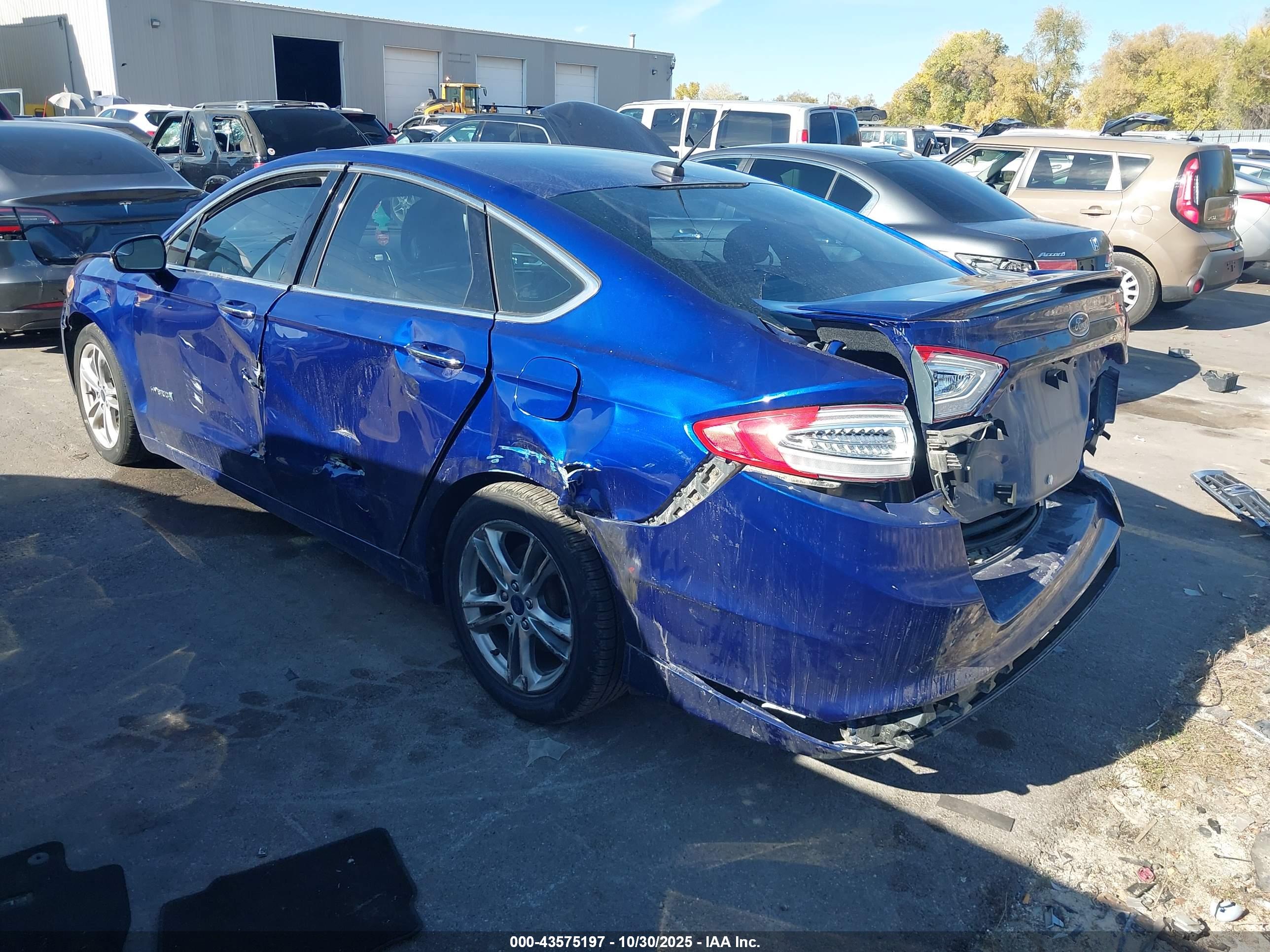 FORD FUSION image 3