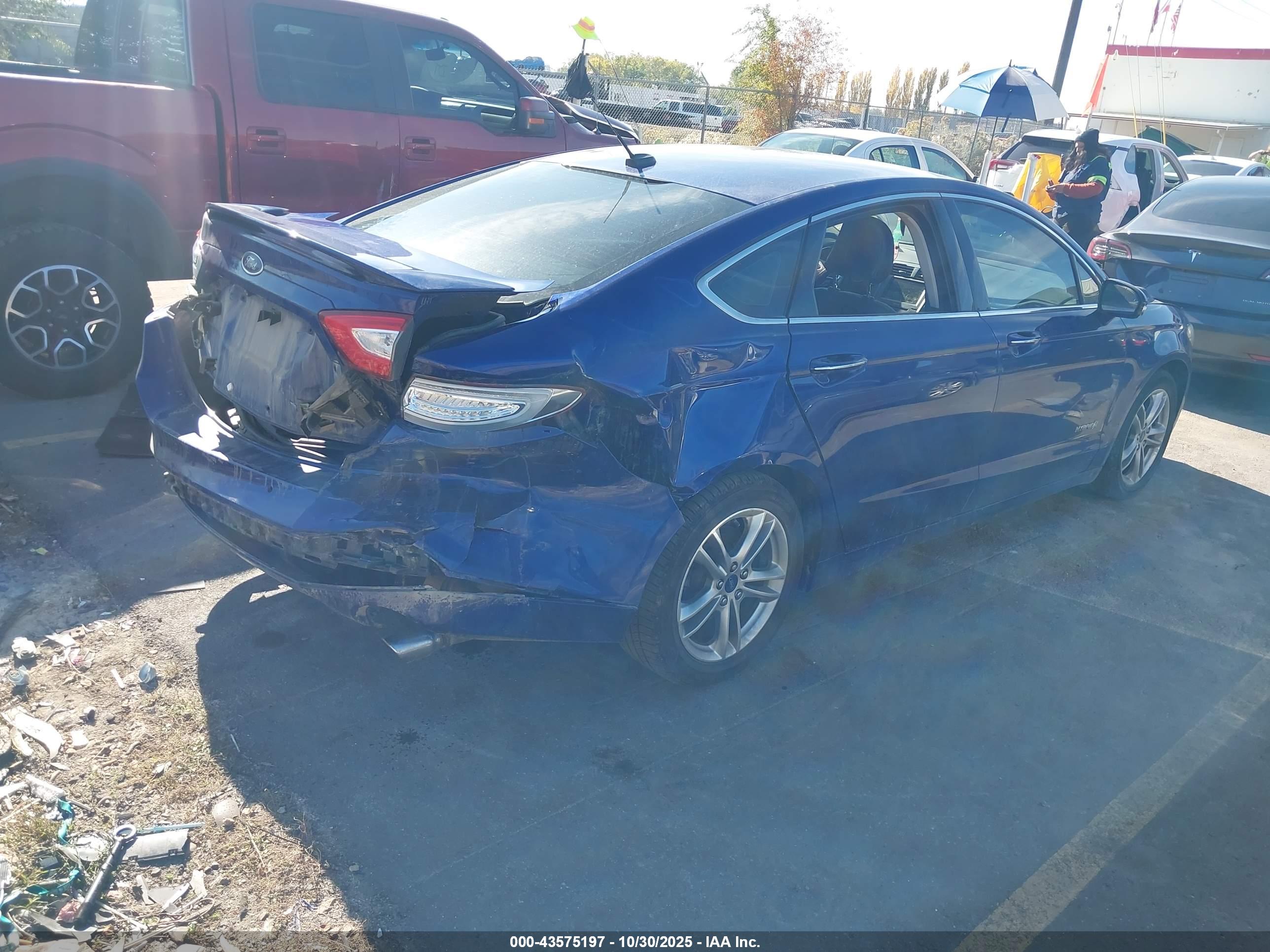 FORD FUSION image 4