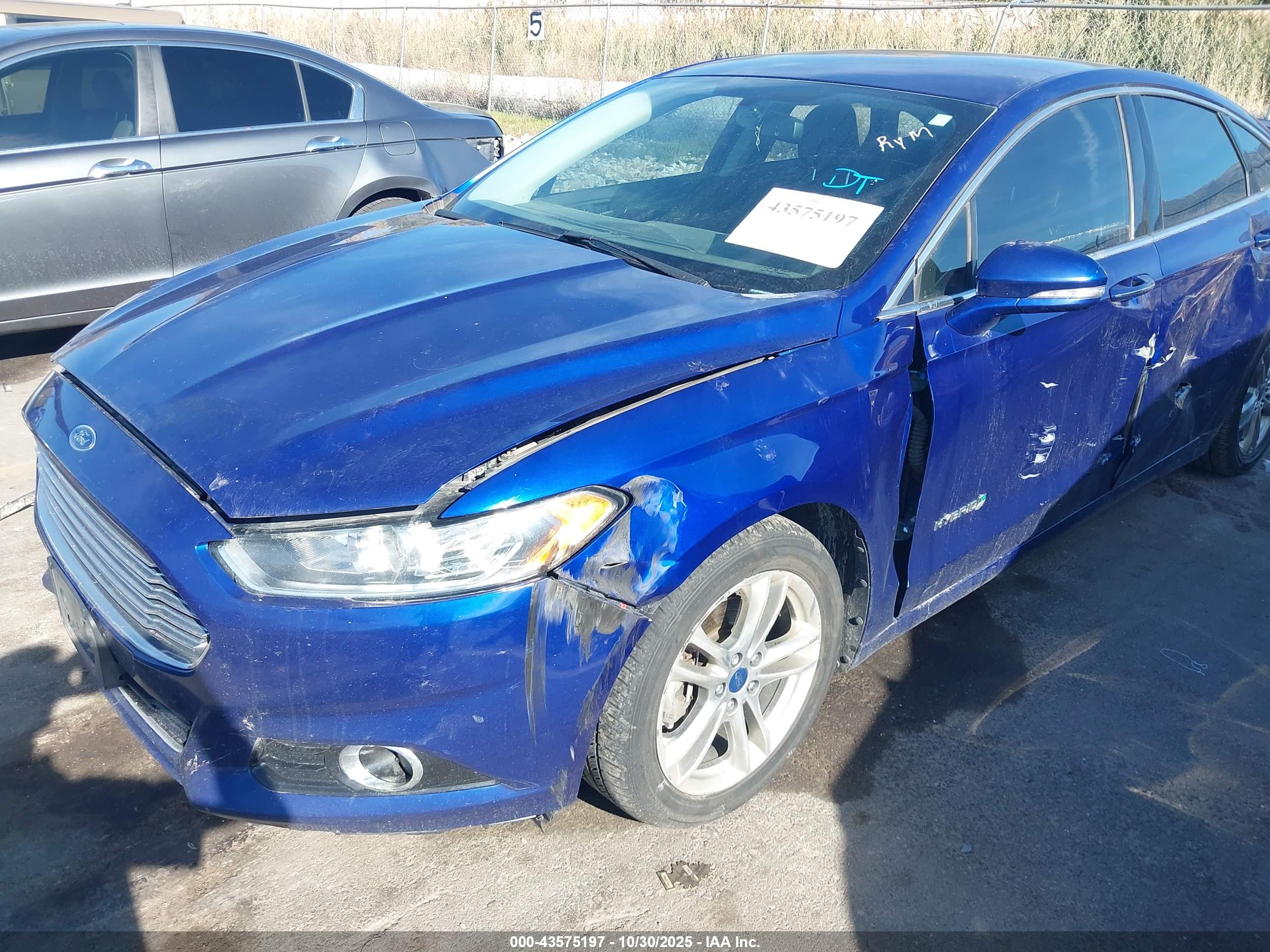 FORD FUSION image 6