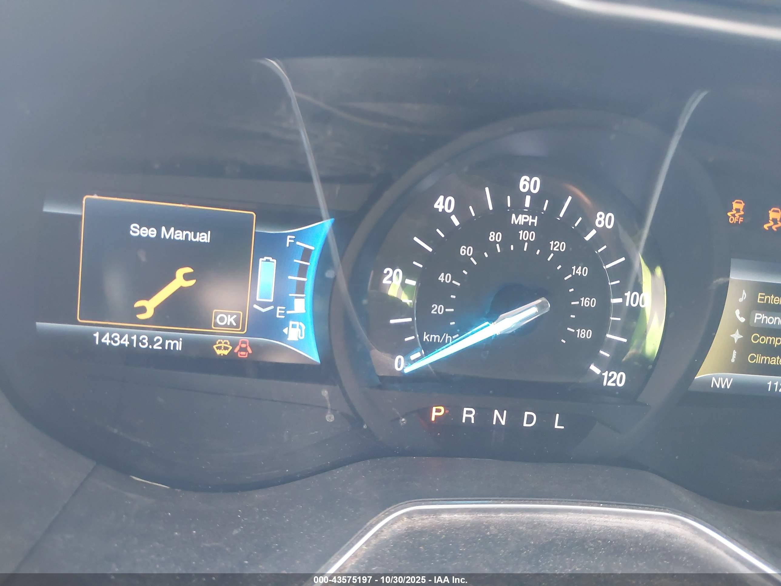 FORD FUSION image 7