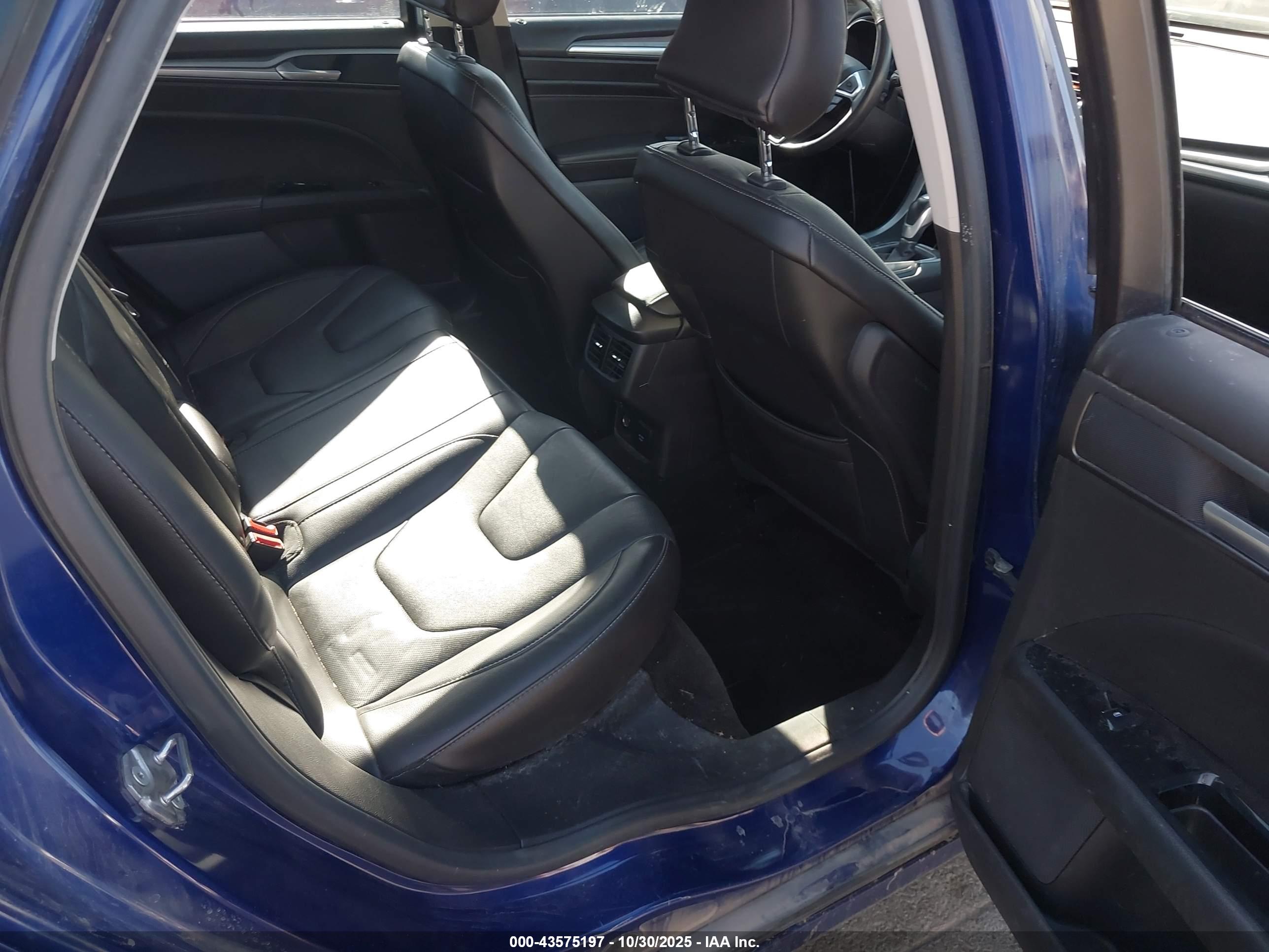 FORD FUSION image 8
