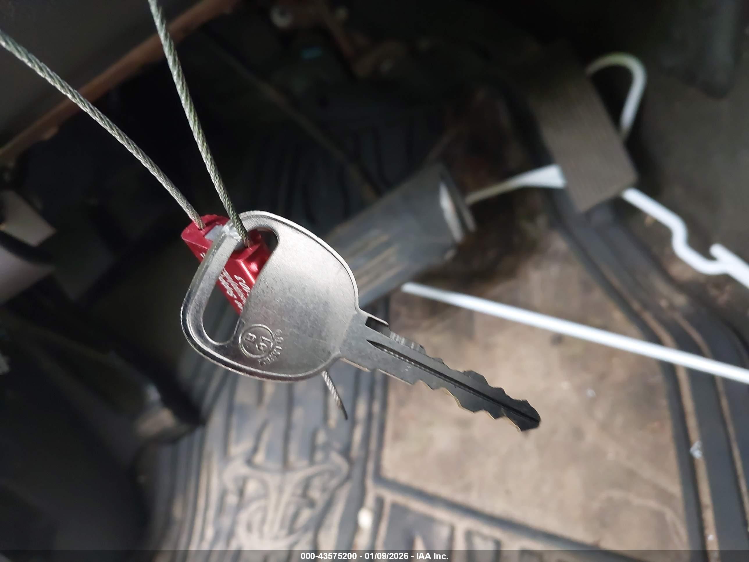 CHEVROLET SILVERADO image 11