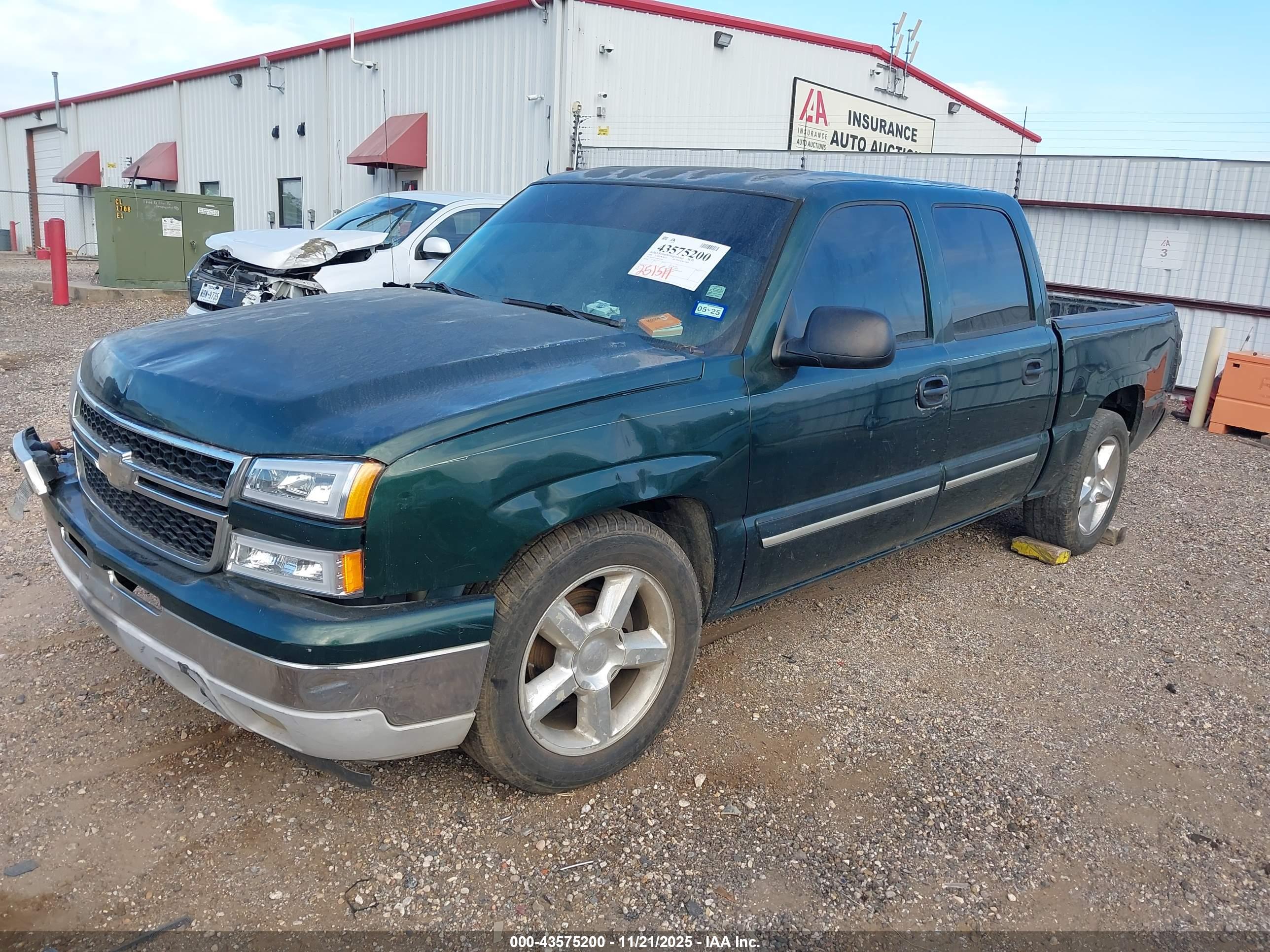 CHEVROLET SILVERADO image 2