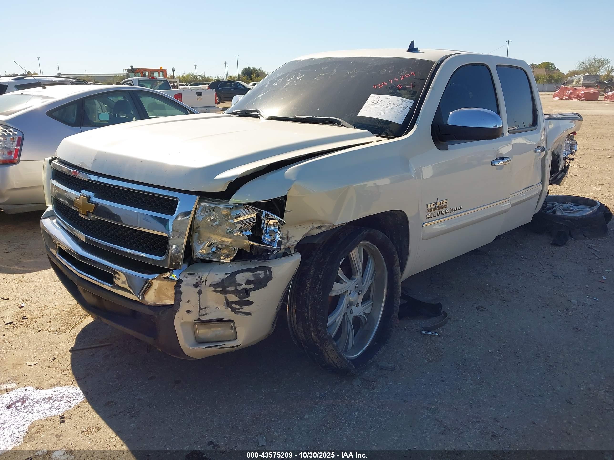 CHEVROLET SILVERADO image 2