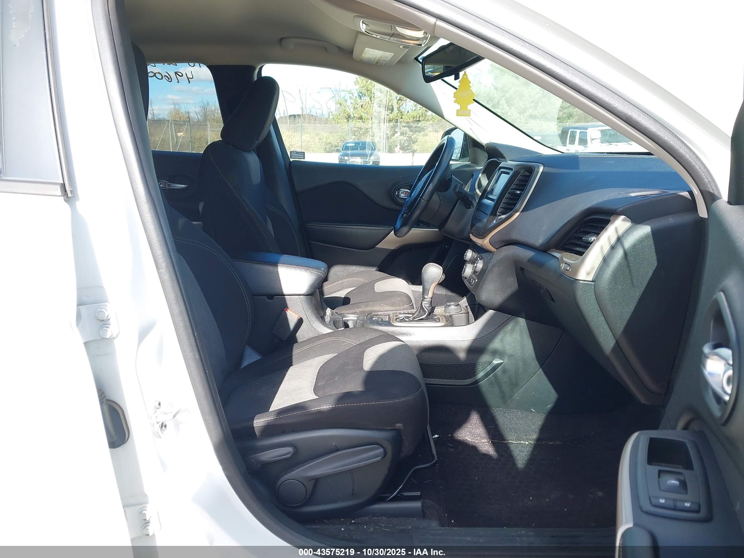JEEP CHEROKEE image 5