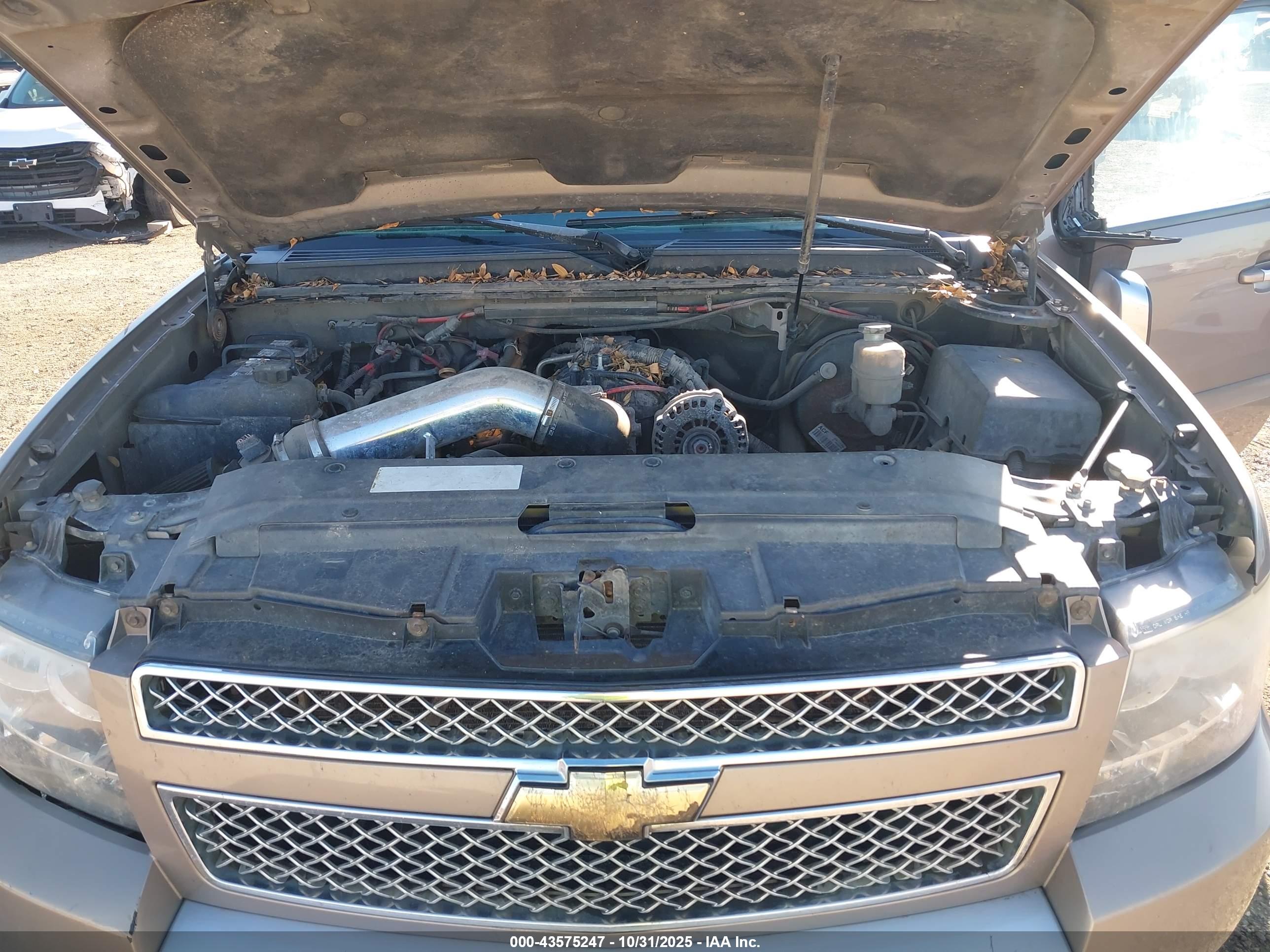 CHEVROLET TAHOE image 10