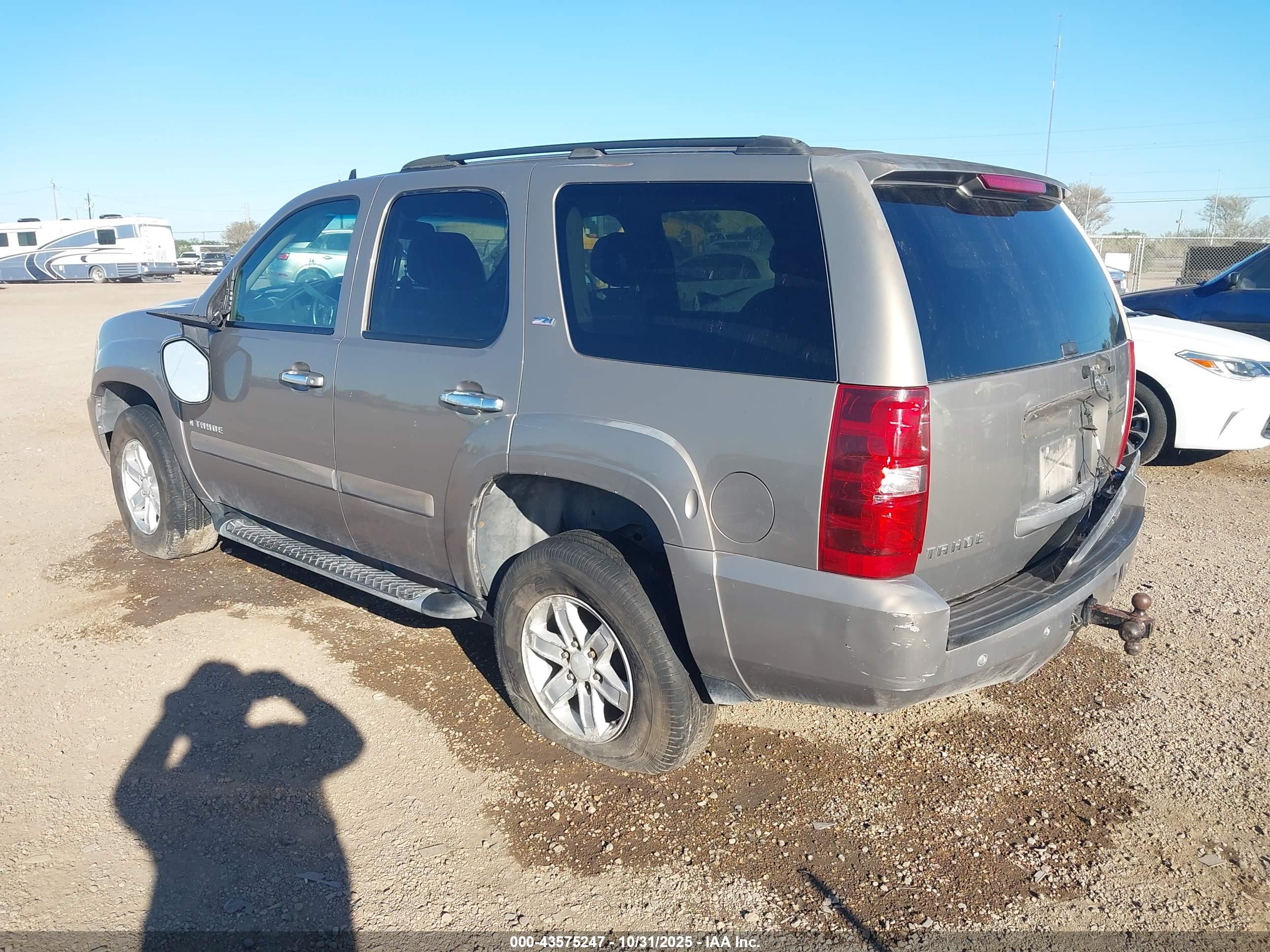 CHEVROLET TAHOE image 3