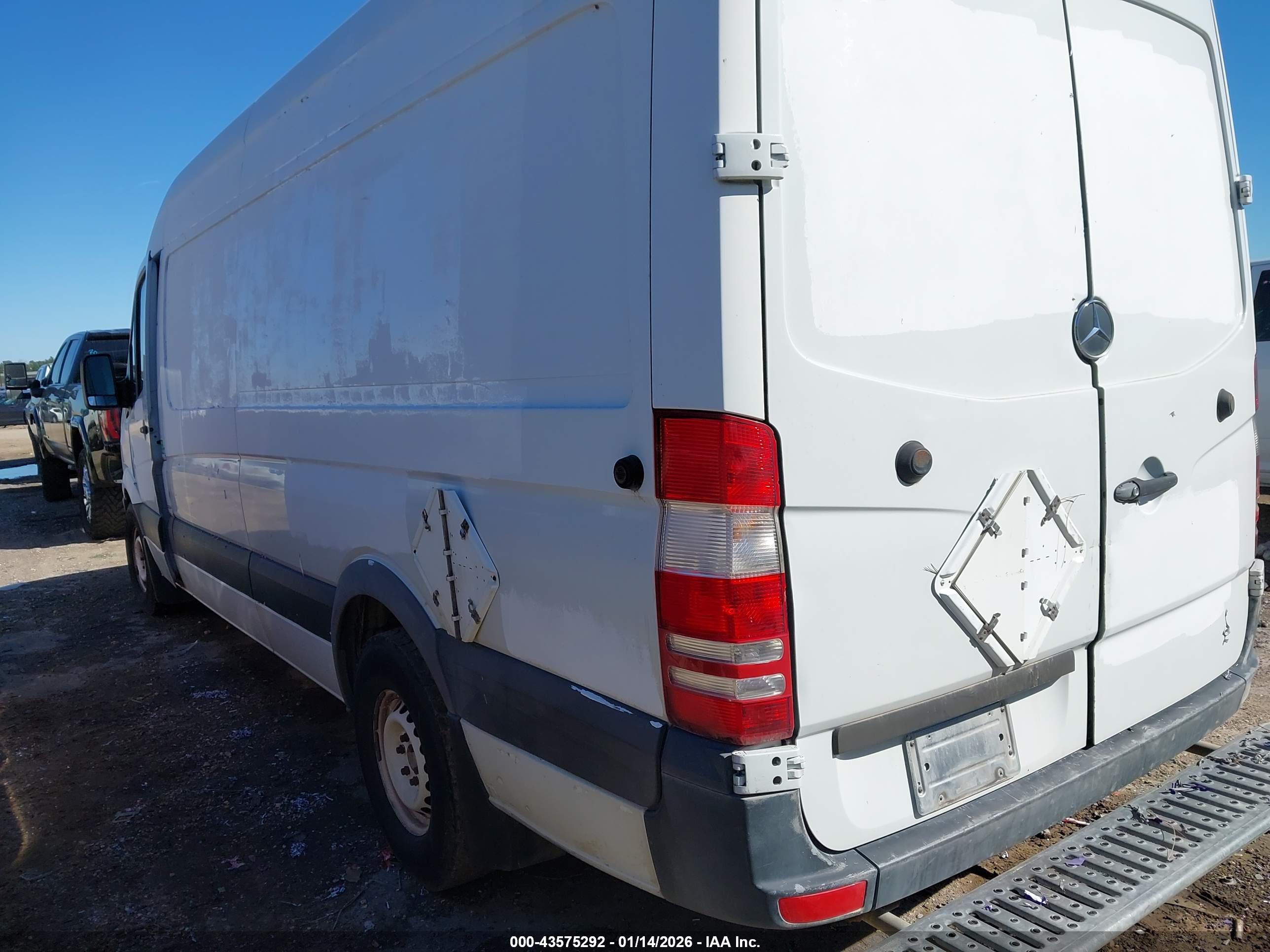 MERCEDES-BENZ SPRINTER image 3