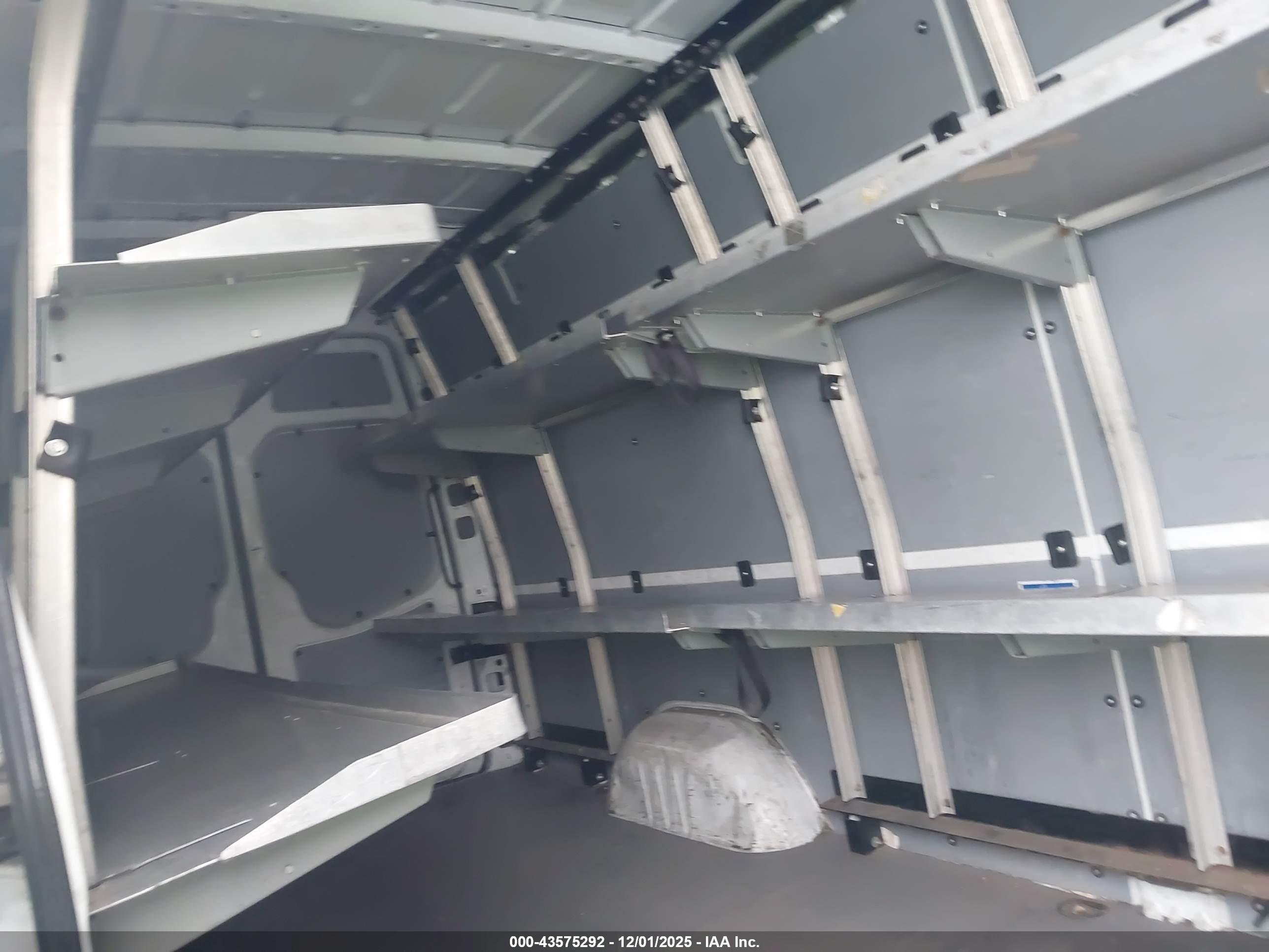 MERCEDES-BENZ SPRINTER image 8