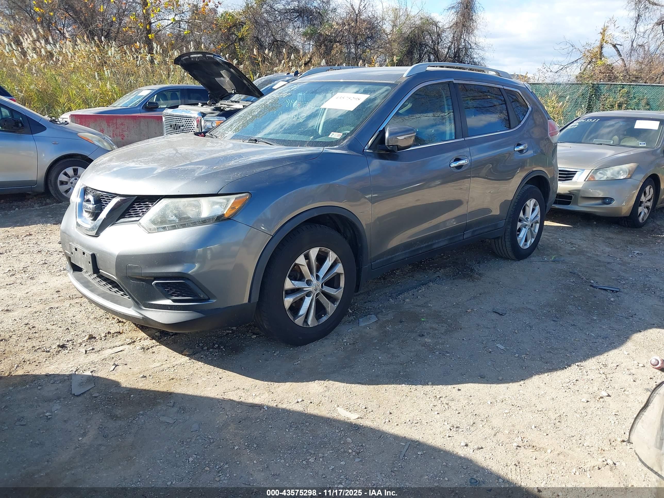 NISSAN ROGUE image 2