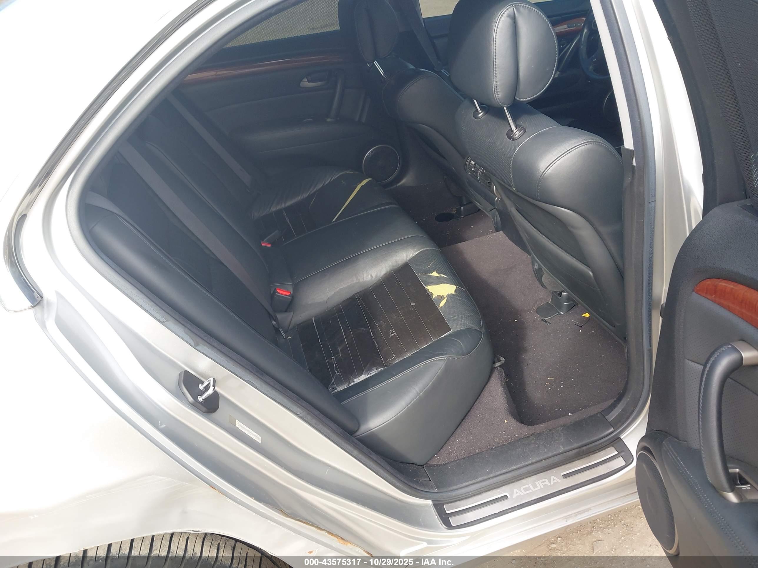 ACURA RL image 8