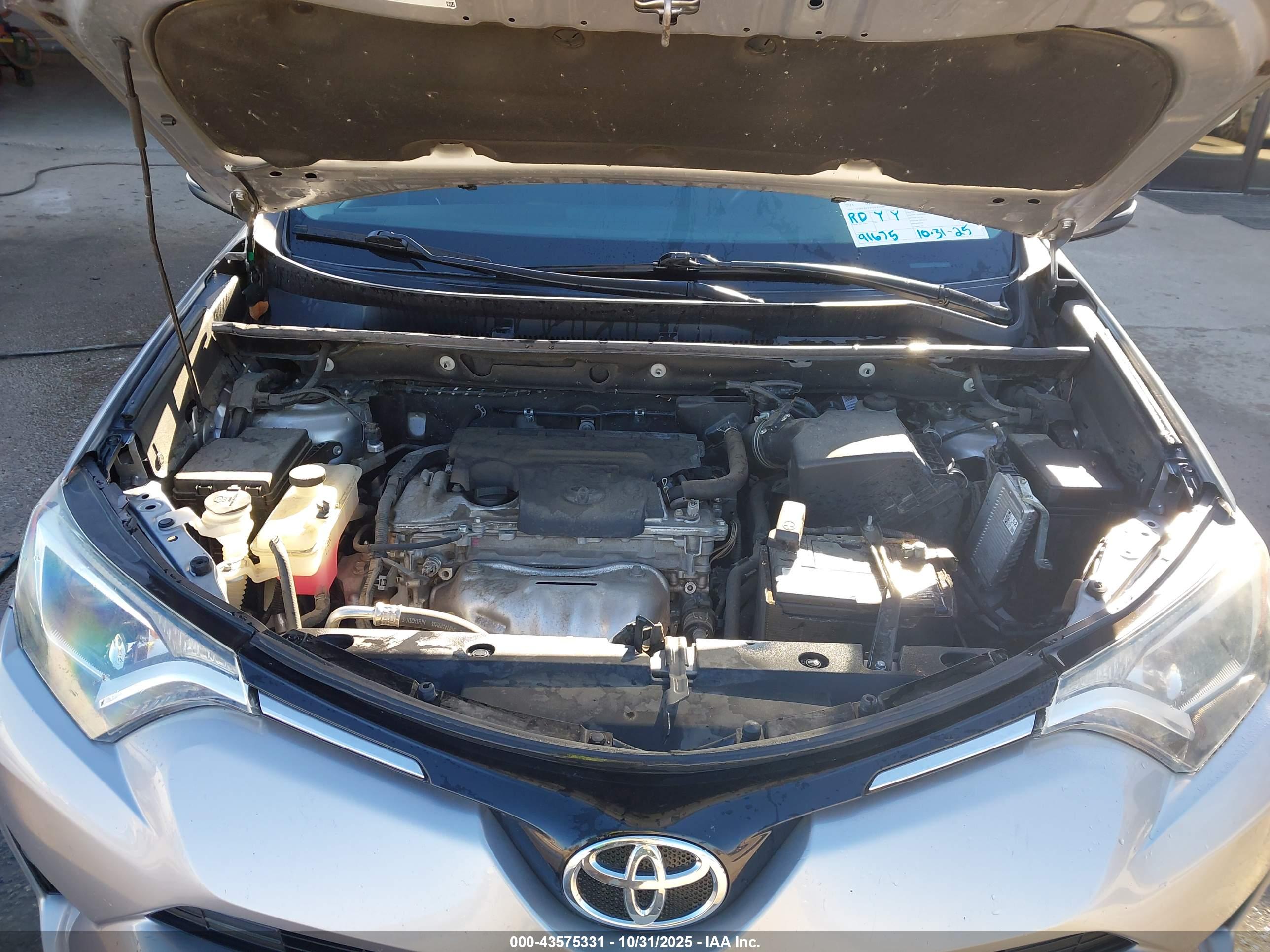 TOYOTA RAV4 image 10